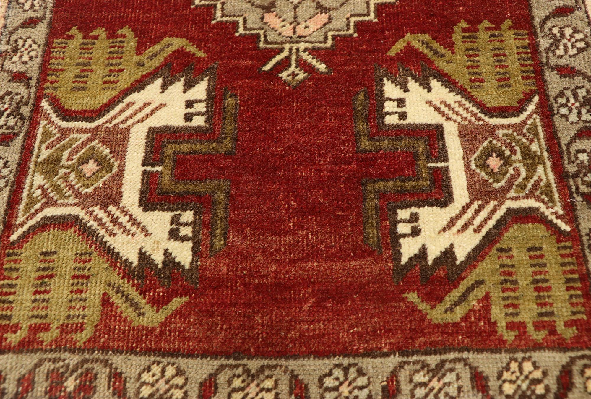Türkischer Oushak Yastik-Schmuckteppich, Akzent-Teppich, Vintage (20. Jahrhundert) im Angebot