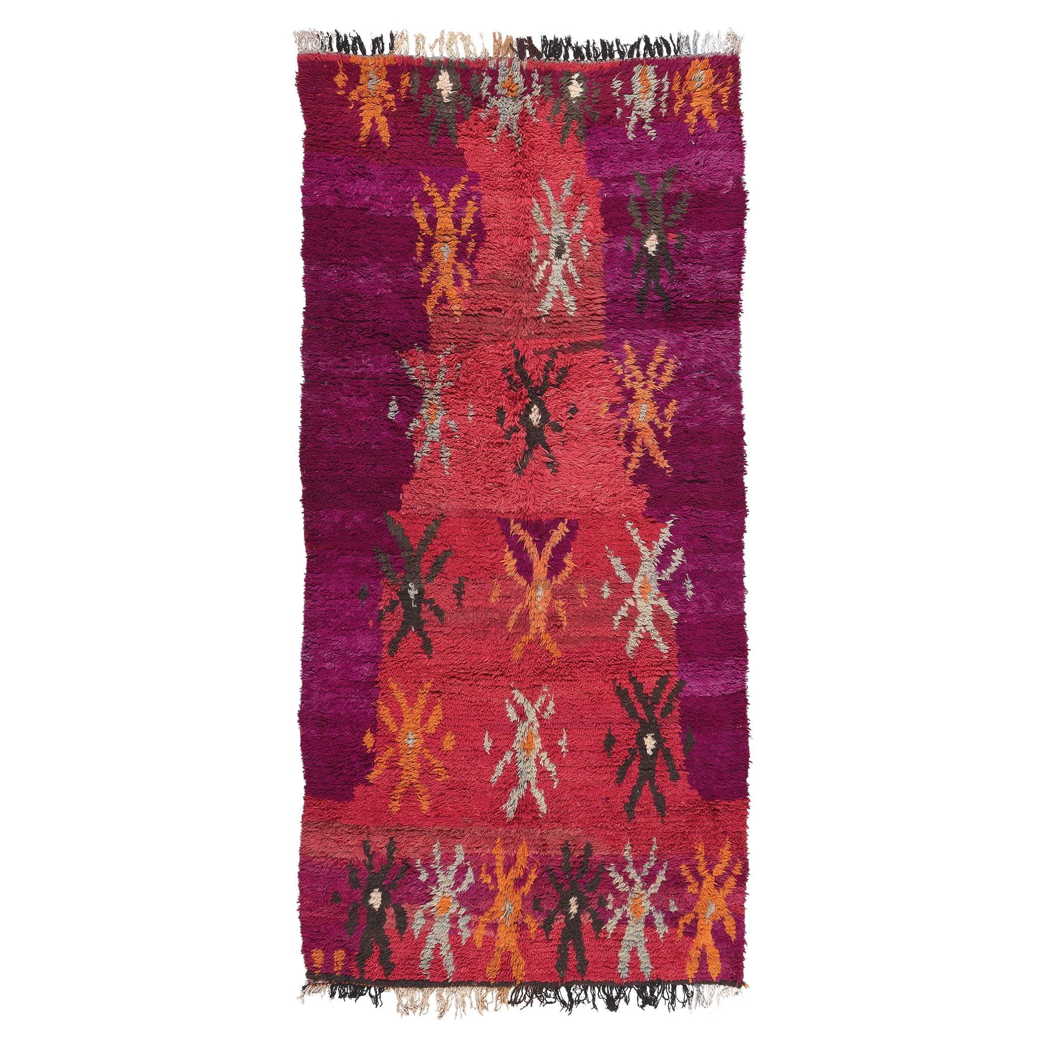 Marokkanischer Talsint-Teppich im Vintage-Stil, Stammeskunst-Enchantment trifft Maximalistischen Stil
