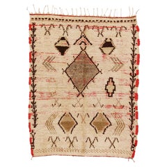 Tapis Azilal marocain vintage avec motif tribal rustique de Bohème