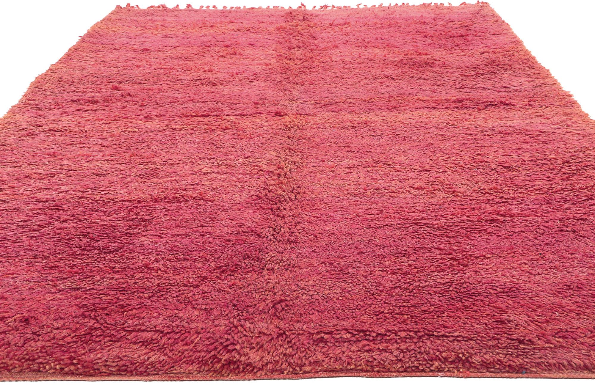 Moderne Tapis Beni Mrirt marocain rouge berbère vintage de style moderne du milieu du siècle dernier en vente