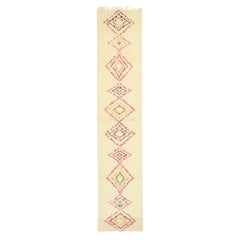 Nuevo Corredor de Alfombra Marroquí Contemporáneo con Estilo Tribal Boho Chic