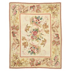 Tapis portugais ancien Arraiolos en broderie à l'aiguille de style campagnard français romantique