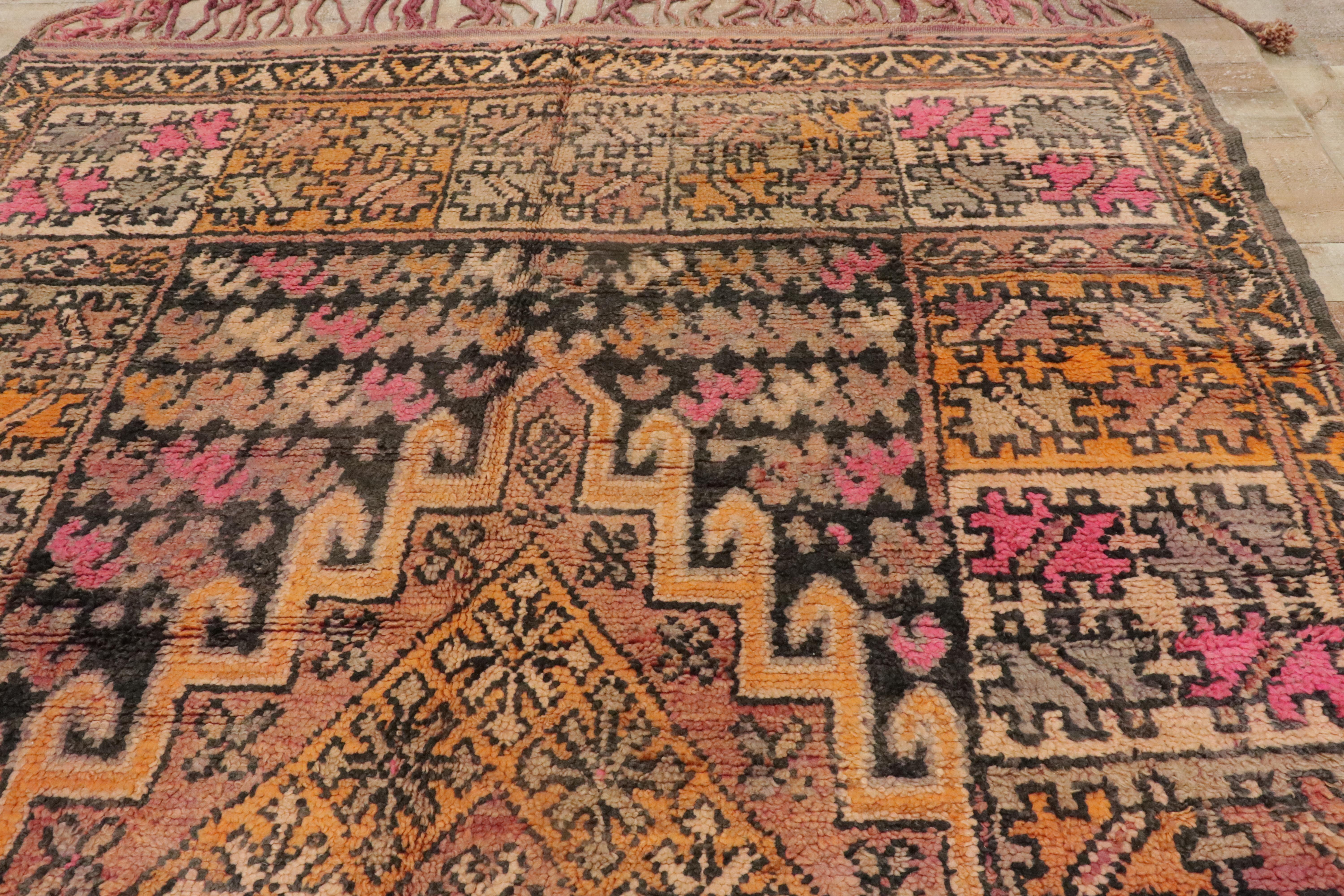 Alfombra Bereber Boujad Marroquí de los 80 con Estilo Bohemio en venta 7