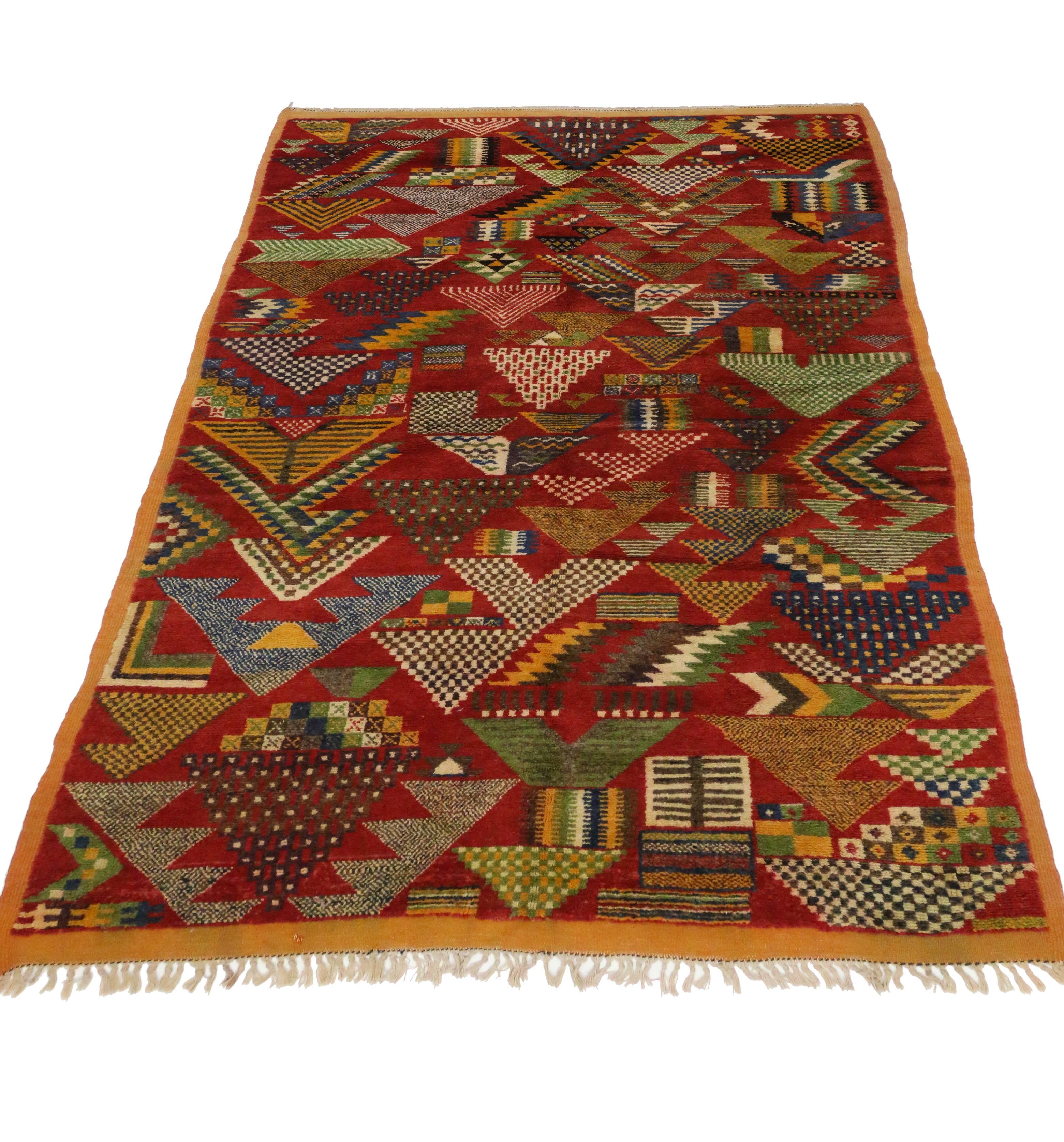 Boho Chic Berber Moroccan Rug with Modern Tribal Style In Excellent Condition In Dallas, TX