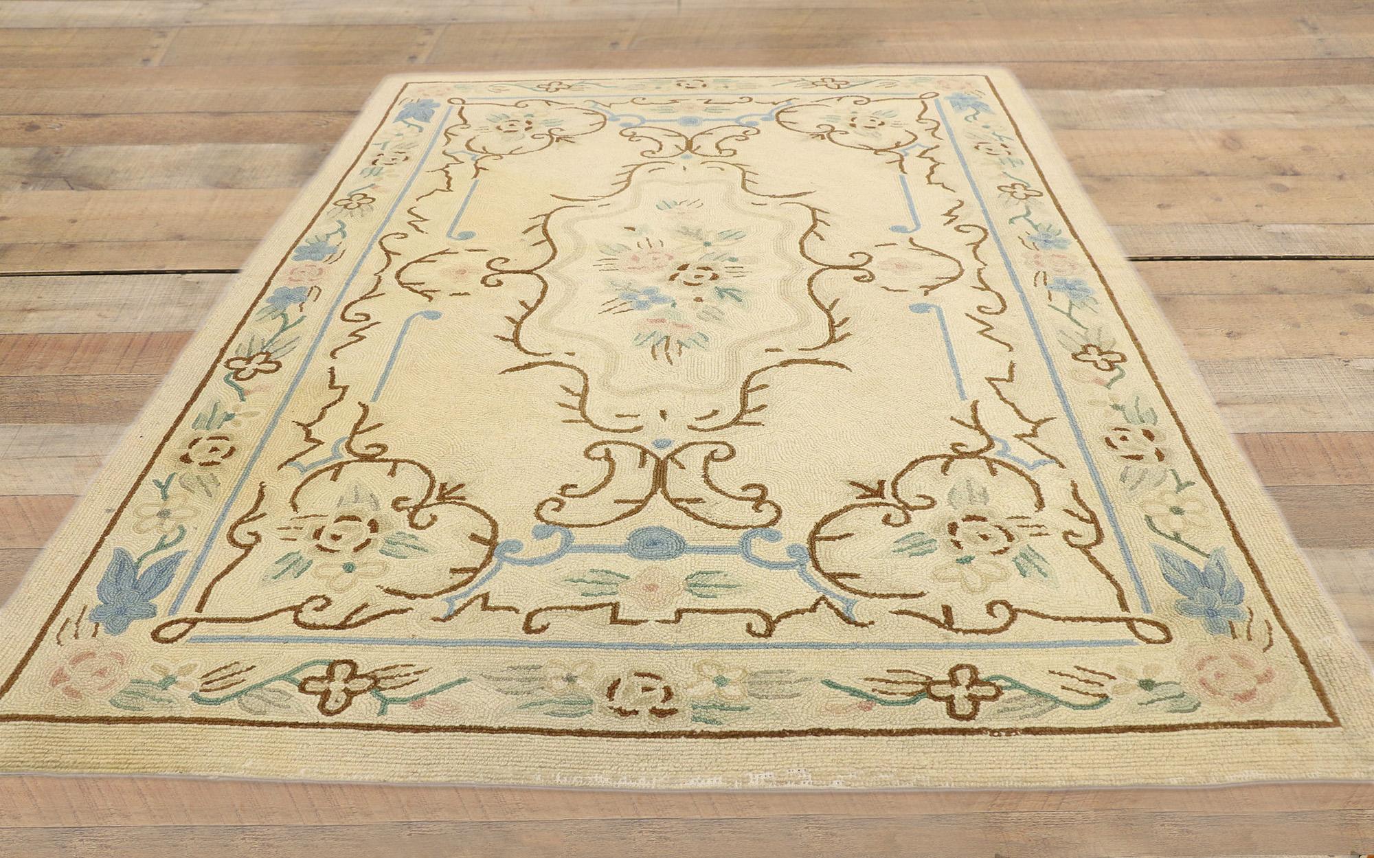 Vintage Chinese Aubusson Floral Hooked Rug In Good Condition For Sale In Dallas, TX