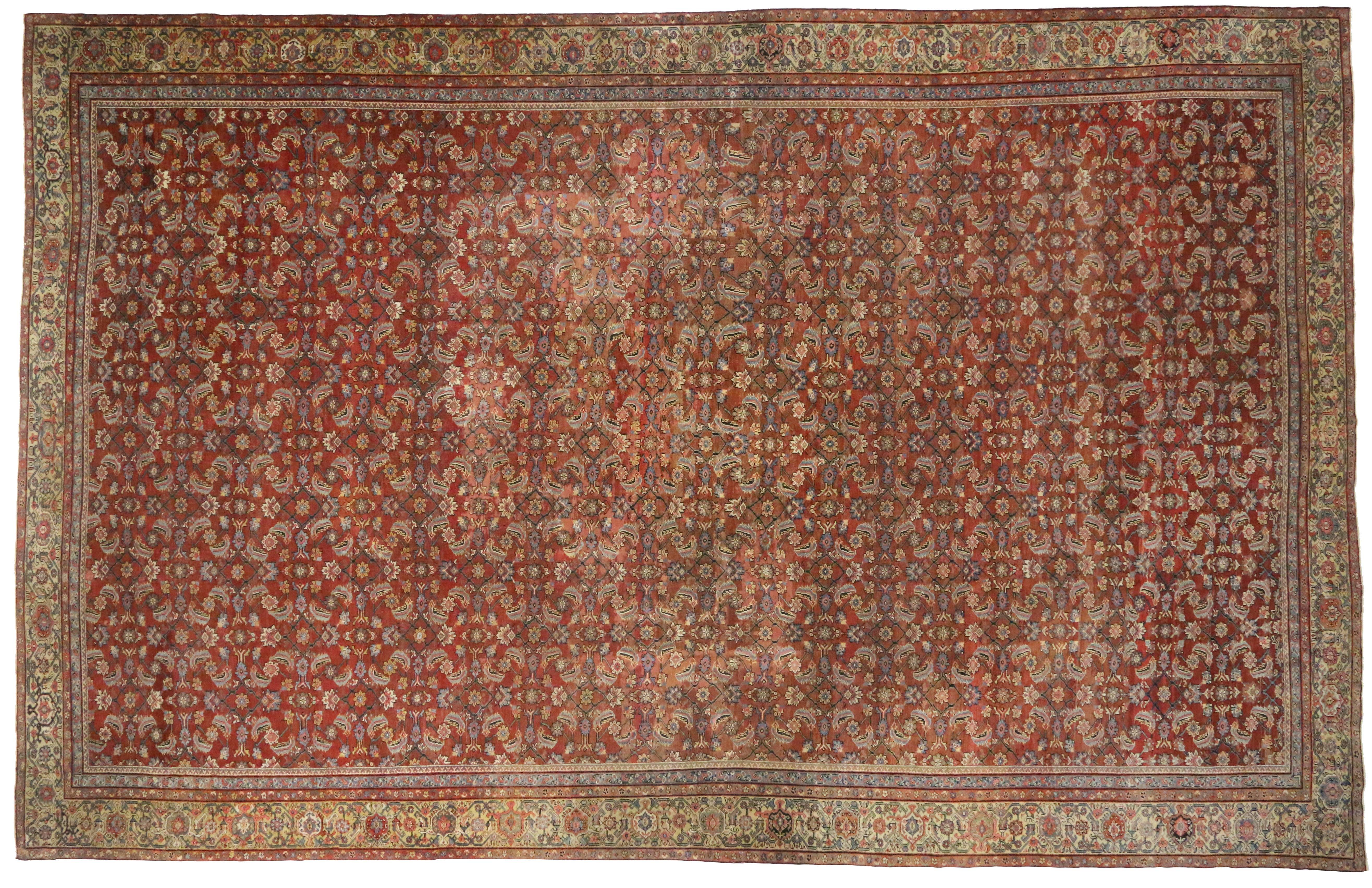 Alfombra Persa Farahan Antigua de Gran Tamaño de 1880, Alfombra de Vestíbulo de Hotel siglo XIX en venta