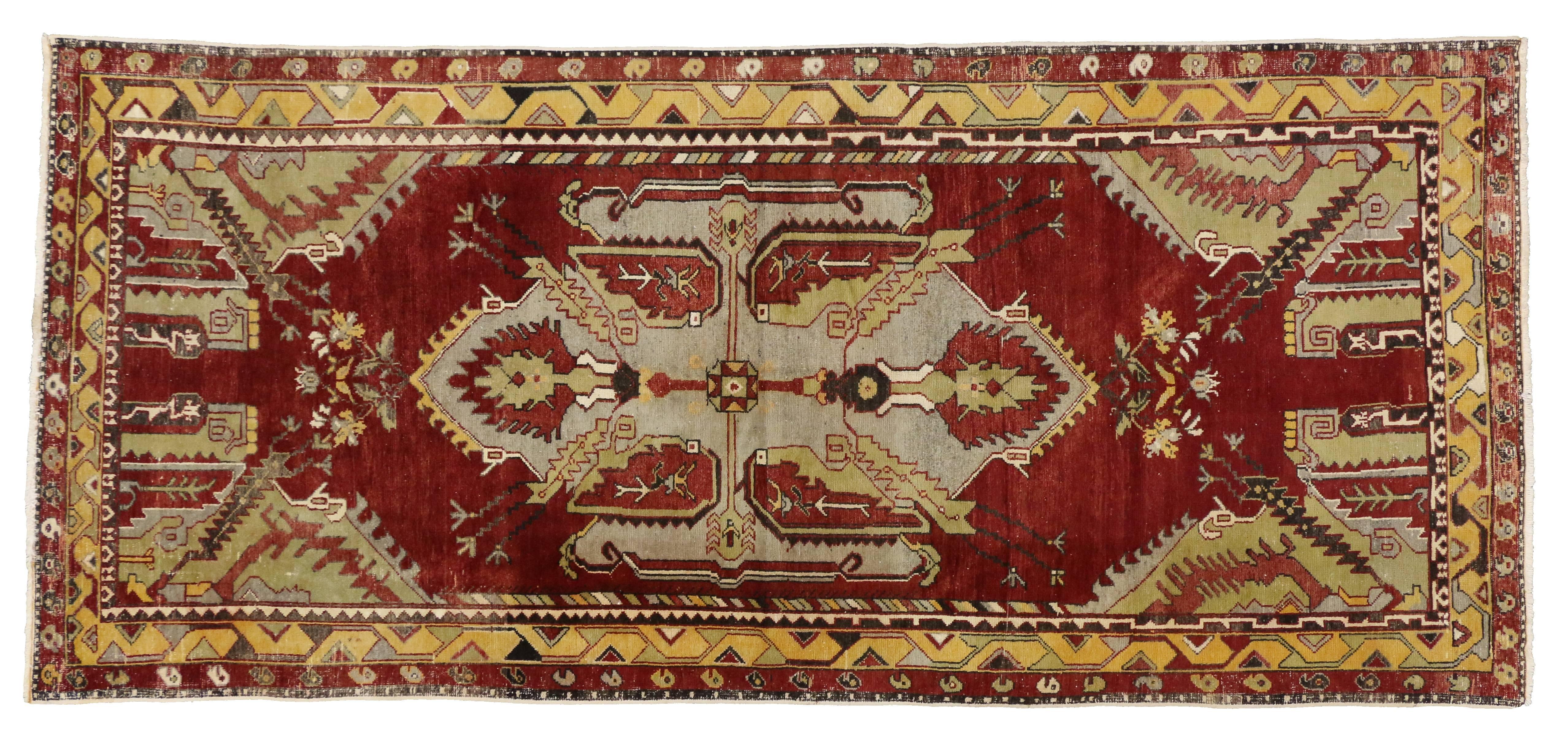 Tapis d'Oushak Gallery turc vintage, tapis de couloir de couloir de style Tudor anglais en vente 3