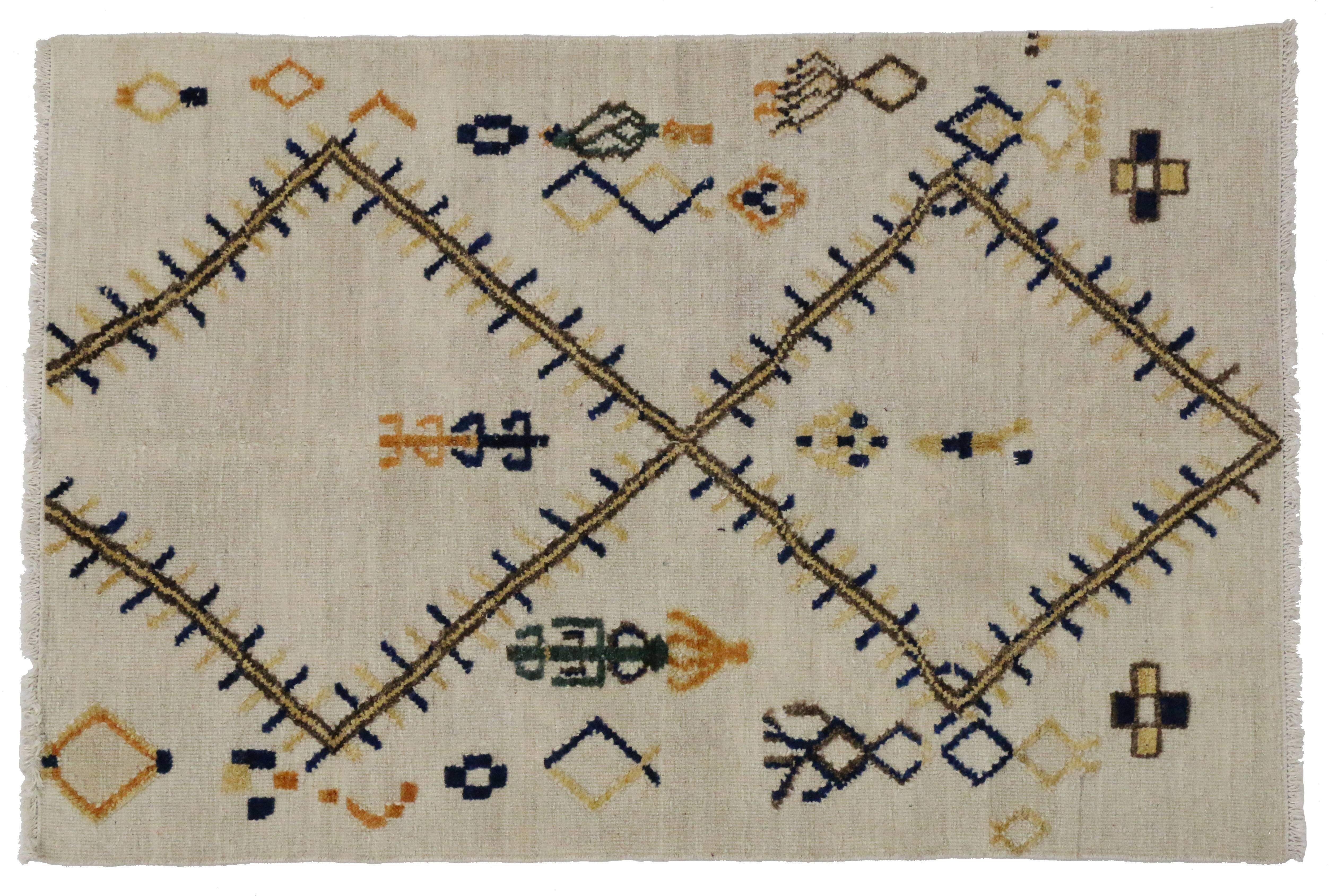 New High and Low Texture Moroccan Style Rug, Tribal Accent Rug 2