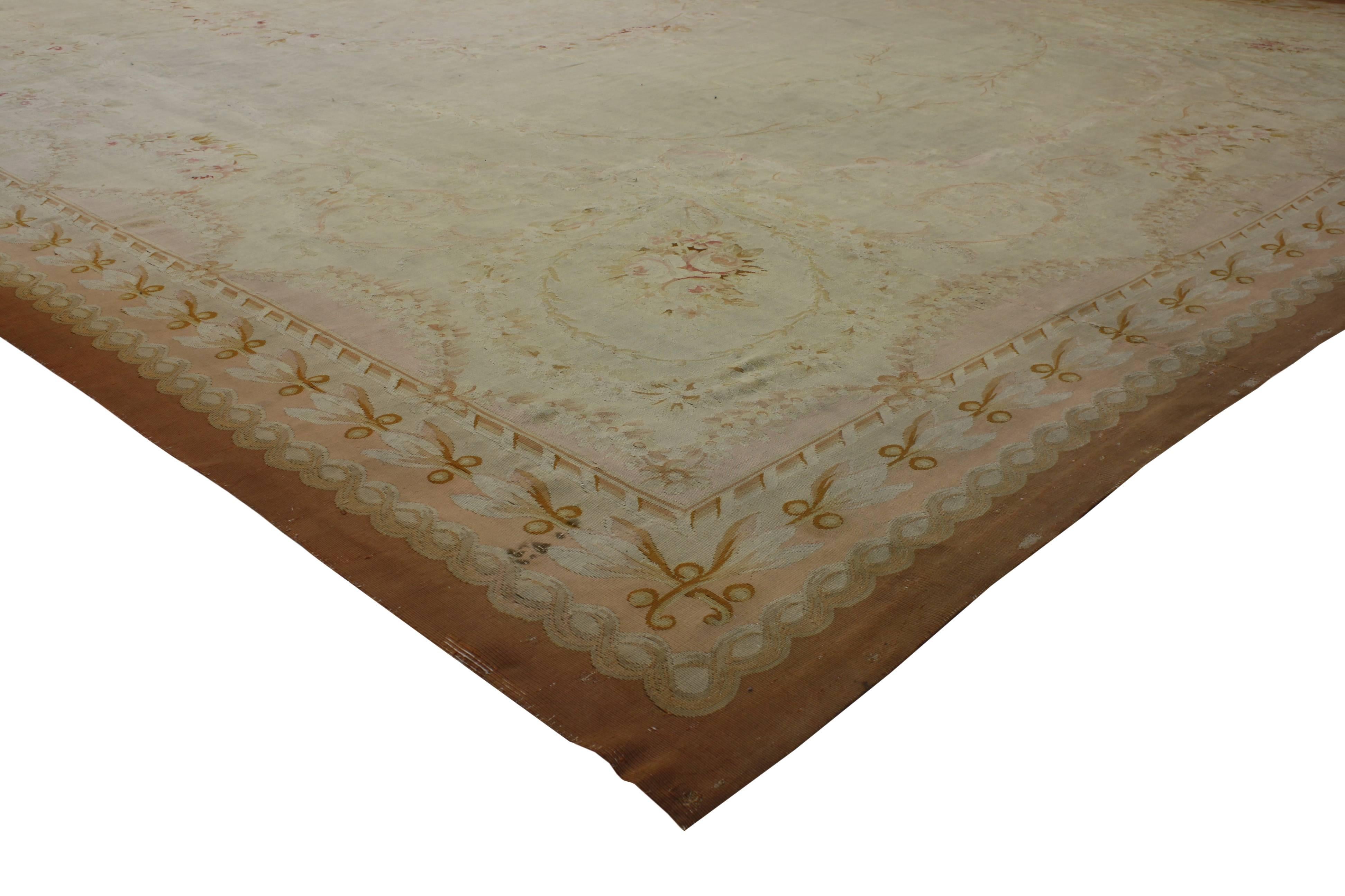 Hand-Woven Late 19th Century Antique French Aubusson Rug with Romantic Rococo Style For Sale