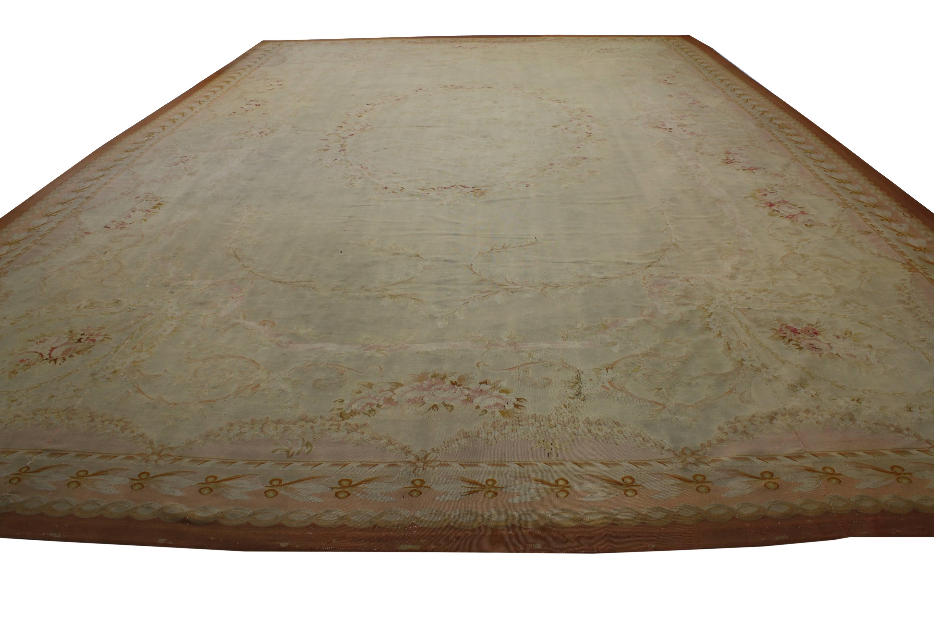 Antiker franzsischer Aubusson-Teppich des spten 19. Jahrhunderts mit romantischem Rokoko-Stil (Wolle) im Angebot