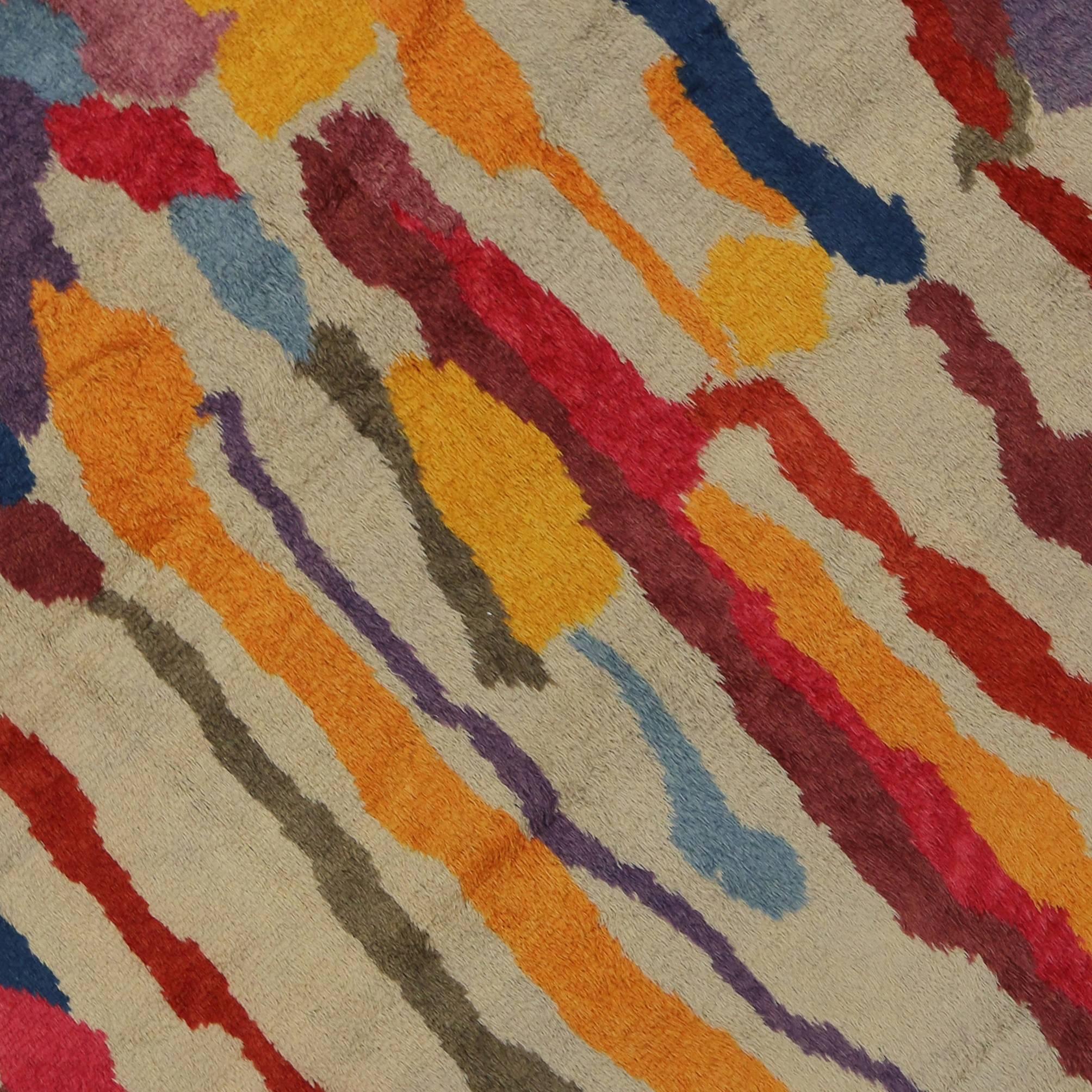 Modern Turkish Tulu Shag Rug with Contemporary Abstract Paint Drip Style In Excellent Condition In Dallas, TX