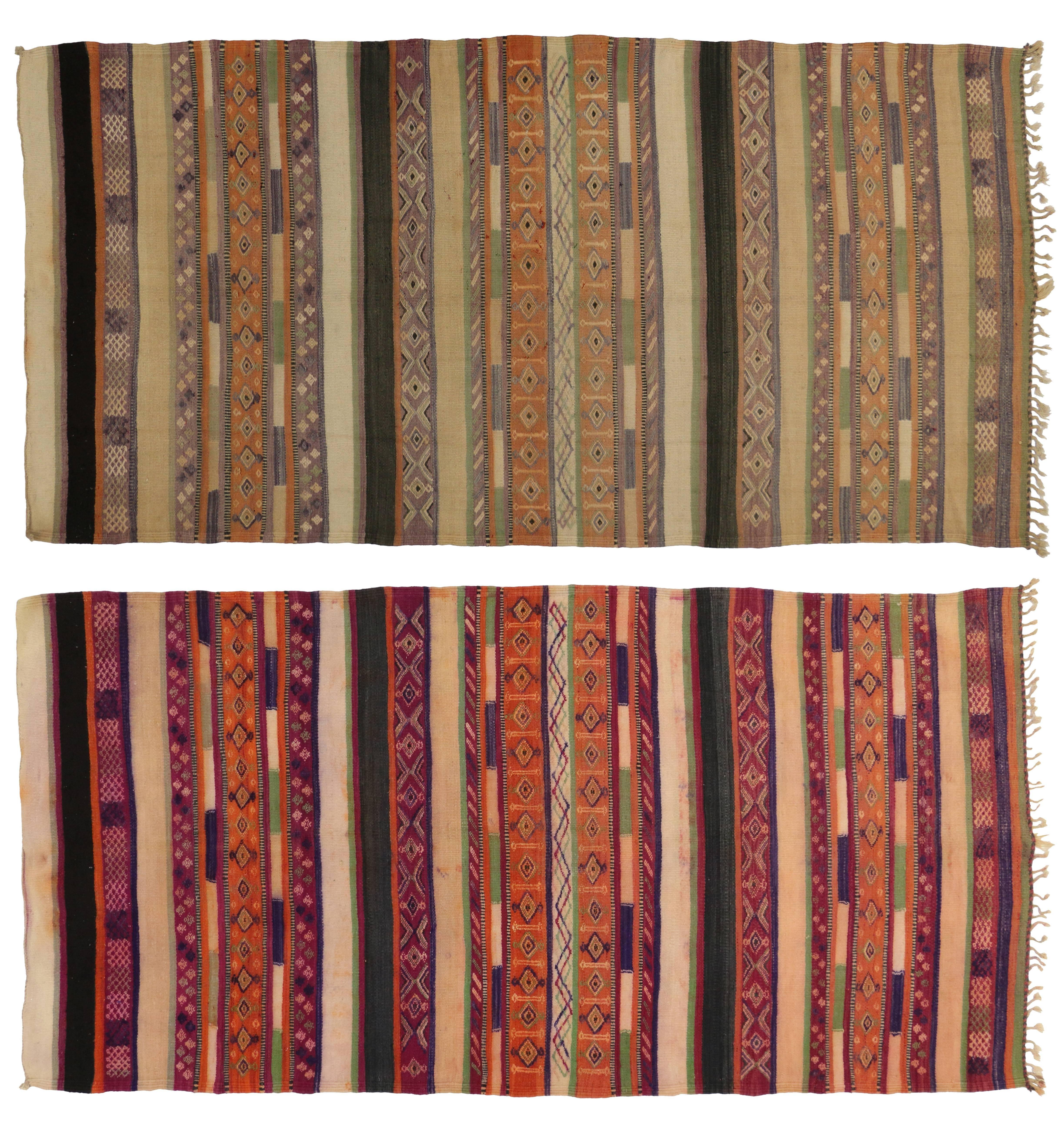 Tapis Kilim marocain vintage réversible à rayures et style tribal moderne en vente 3