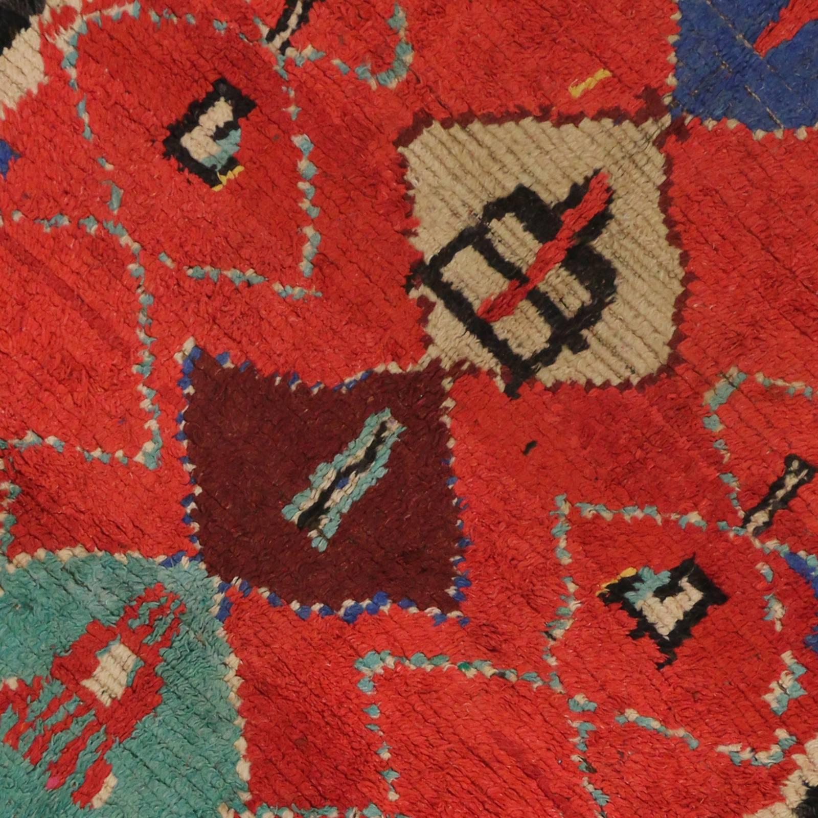 Vintage Berber Moroccan Rug with Tribal Style, Shag Hallway Runner In Good Condition In Dallas, TX