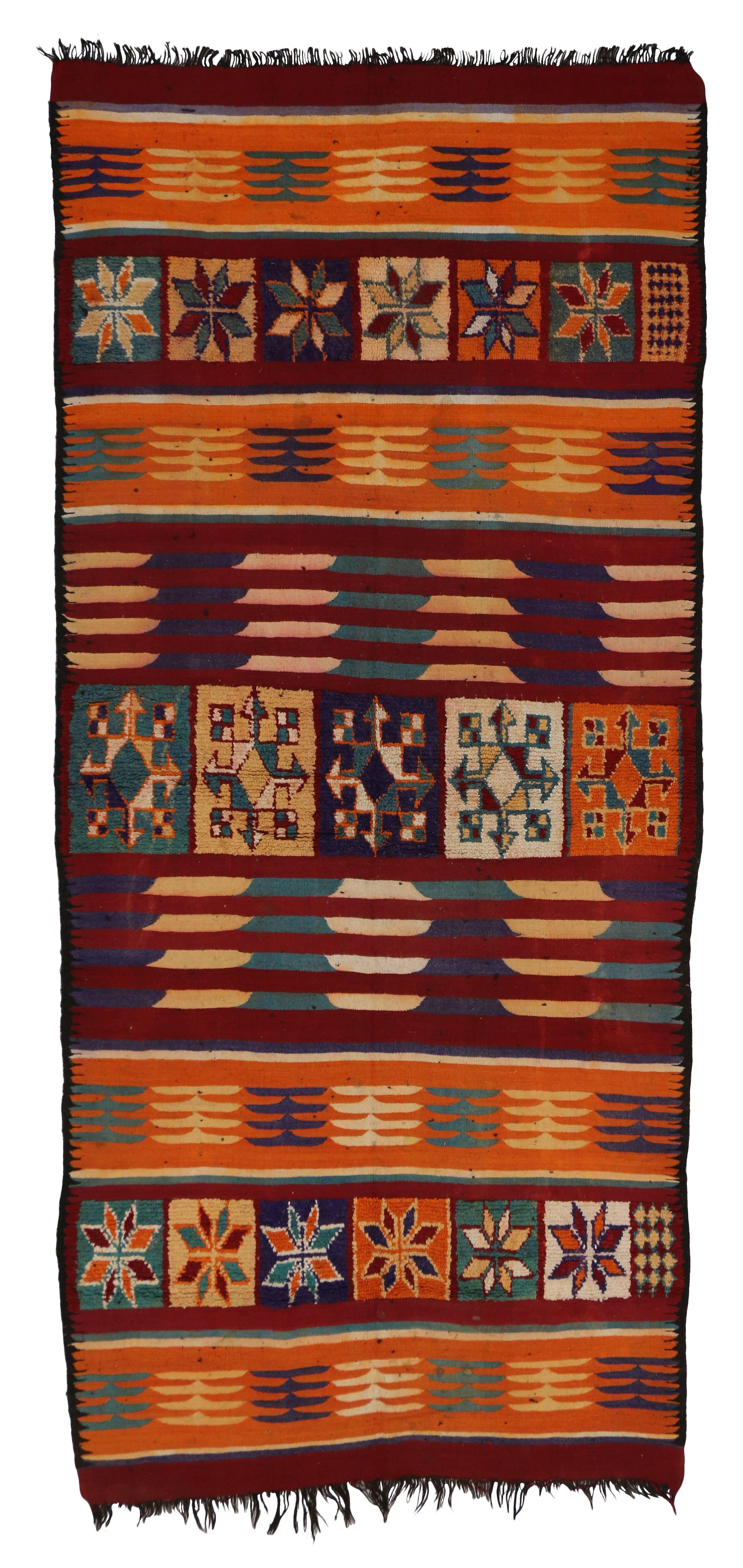 Tappeto vintage berbero marocchino Rug & Kilim a trama alta e bassa con stile Lodge Cabin in vendita 1