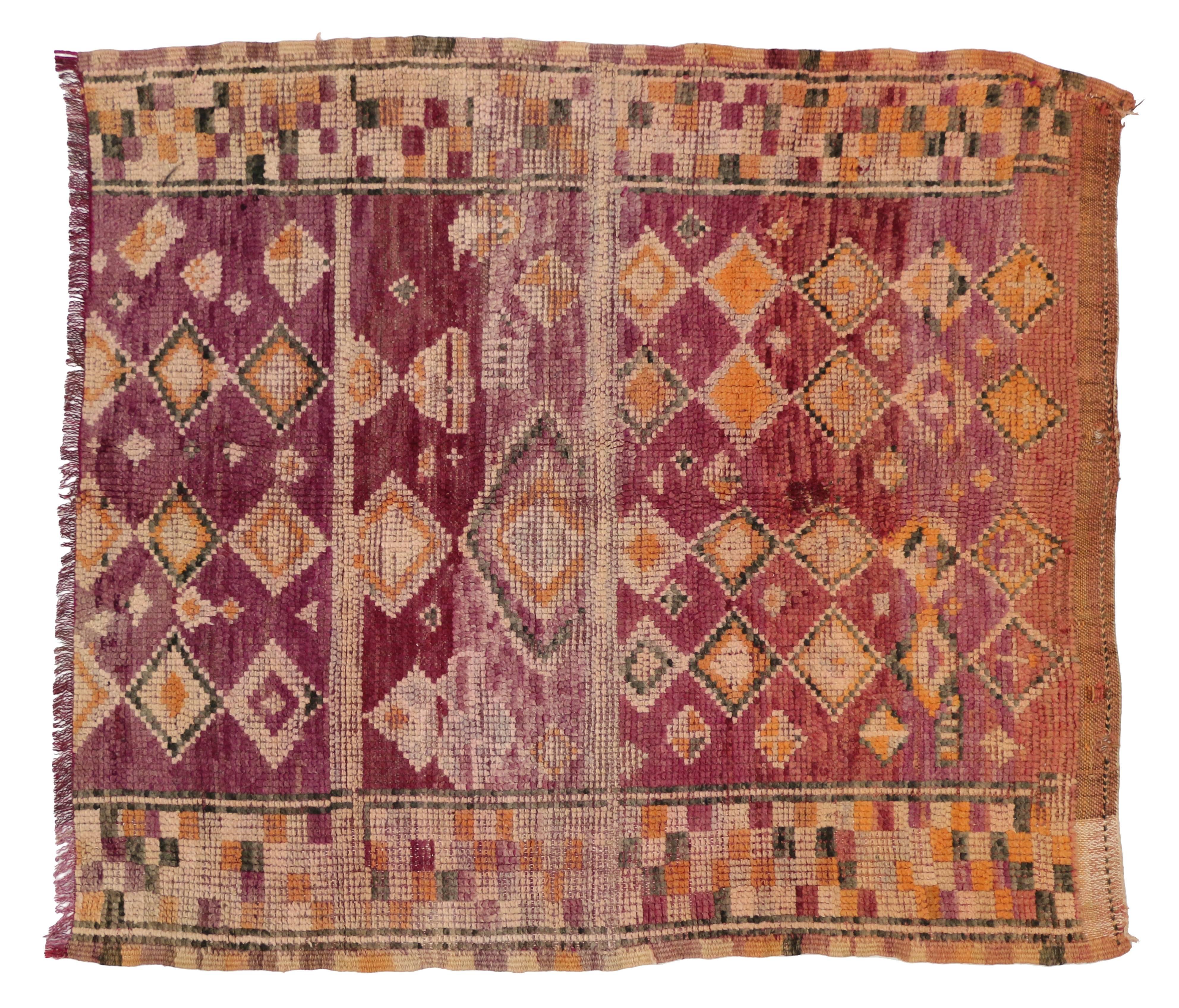 Vintage Berber Moroccan Rug with Tribal Design In Good Condition In Dallas, TX