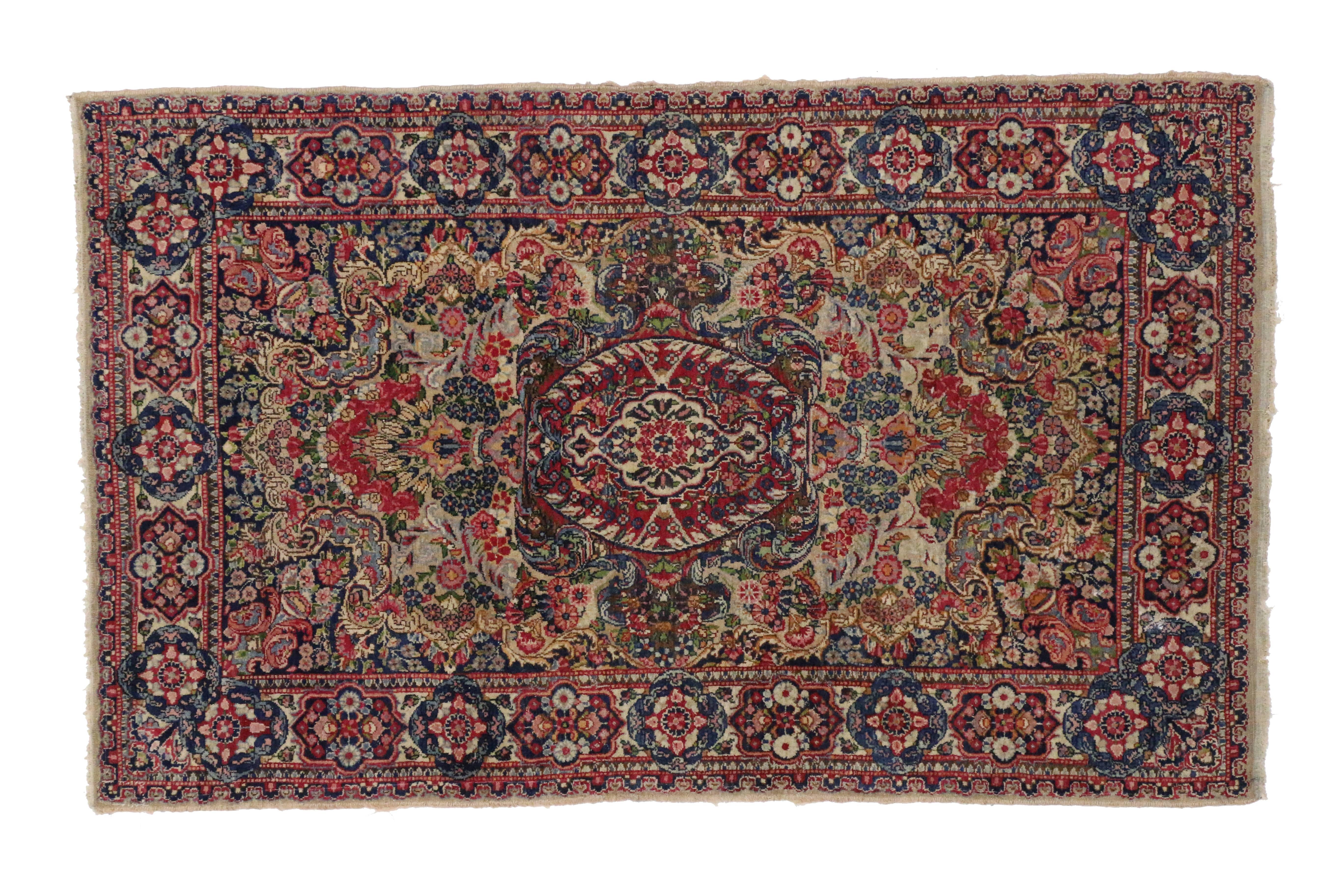 Antique Persian Kerman Rug with French Rococo Style, Small Persian Accent Rug In Good Condition In Dallas, TX