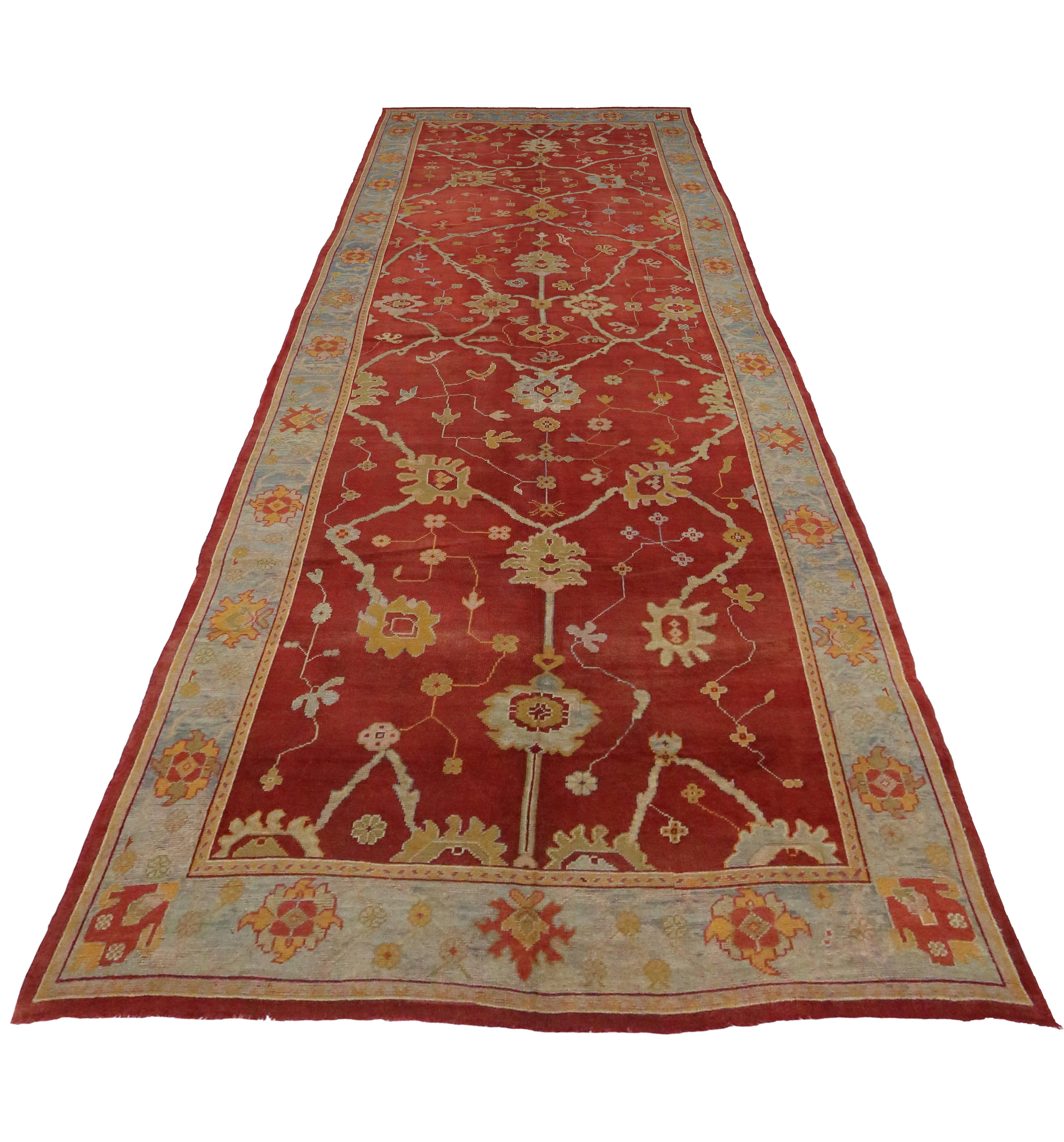 Antique Turkish Oushak Gallery Rug with Arts and Crafts Style In Good Condition For Sale In Dallas, TX