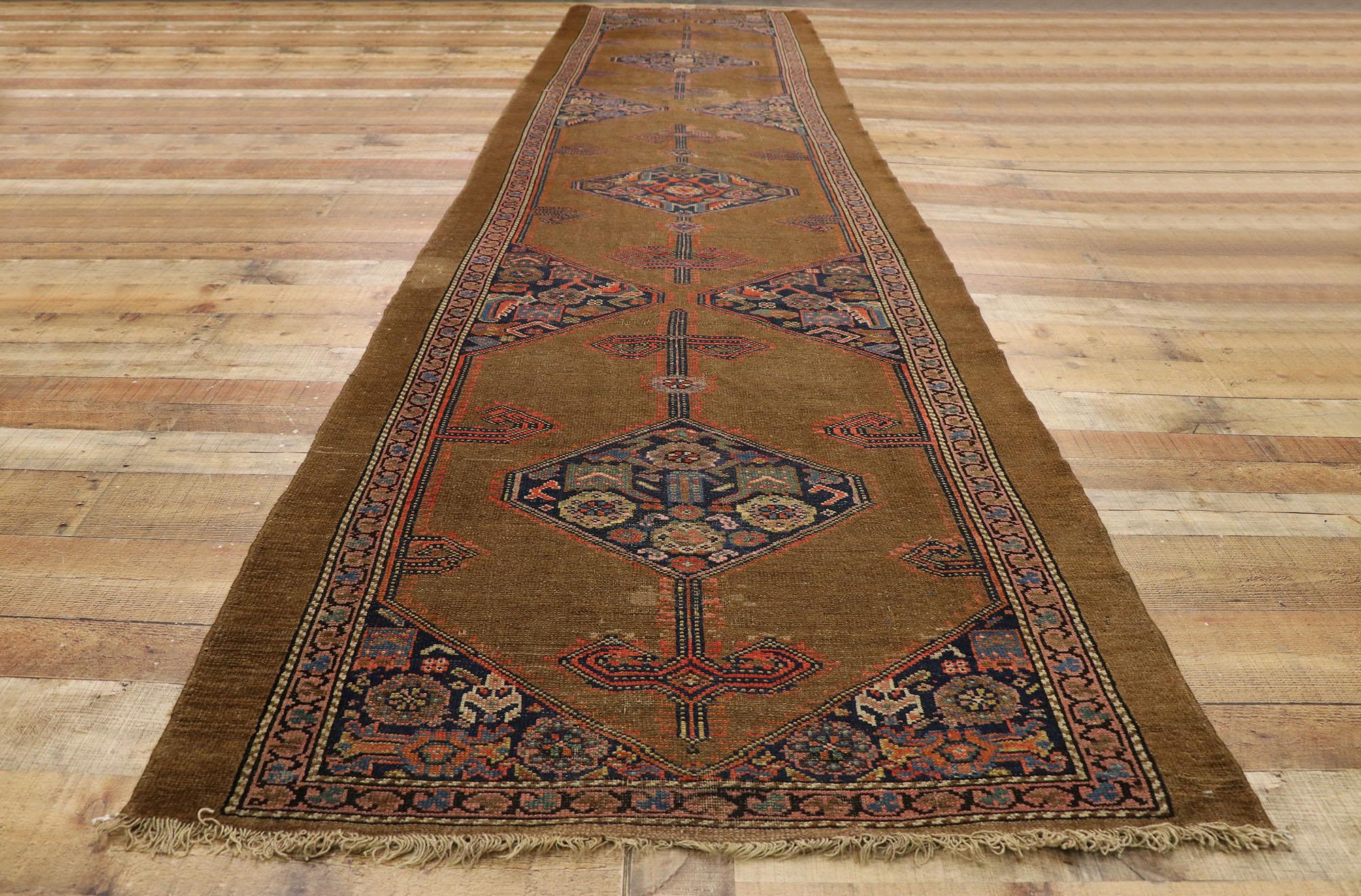 Laine Tapis de couloir persan Malayer ancien vieilli en mauvais état en vente