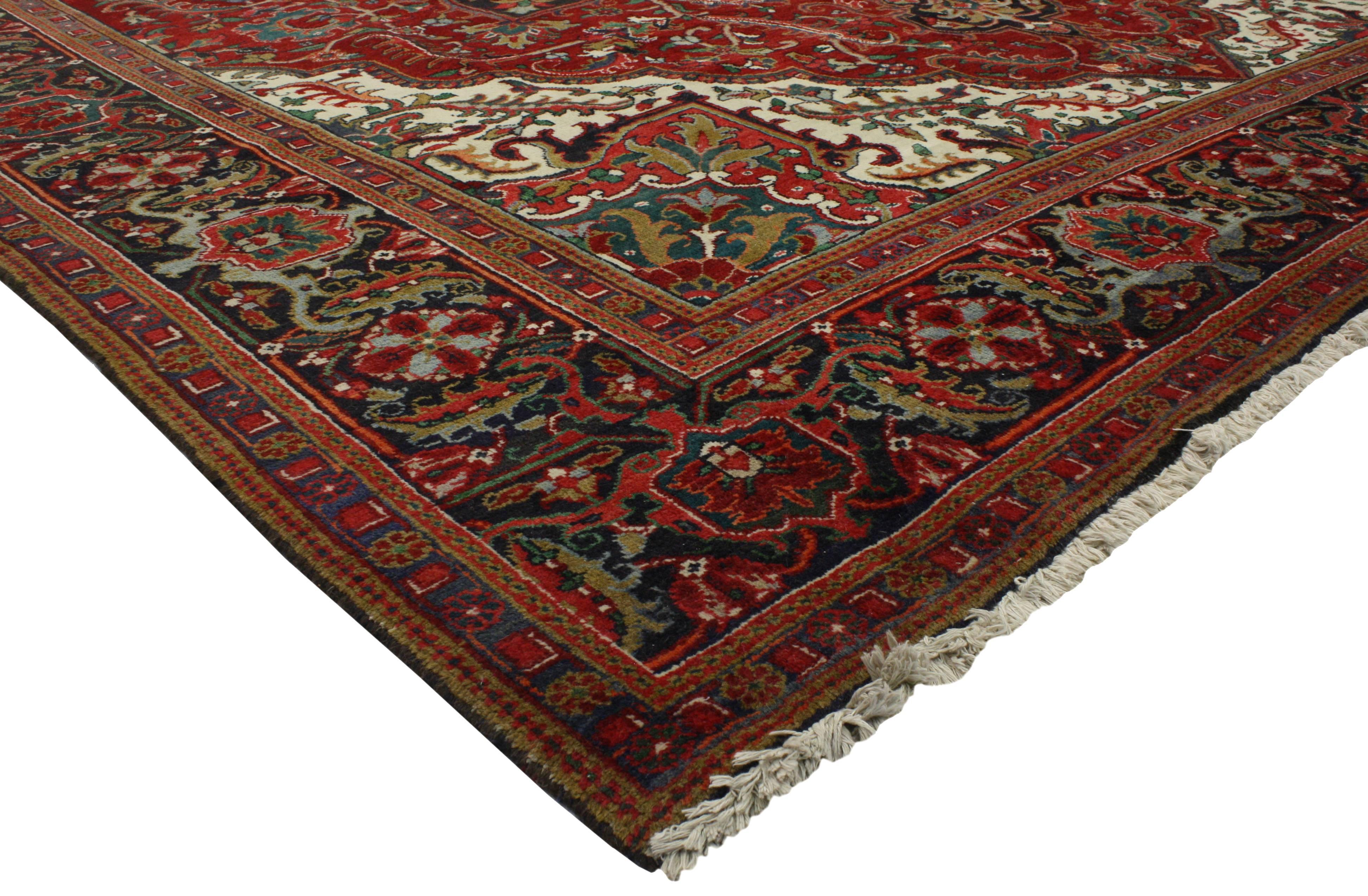Vintage Persian Heriz Ahar Rug with Modern Rustic Arts & Crafts Style  In Good Condition For Sale In Dallas, TX