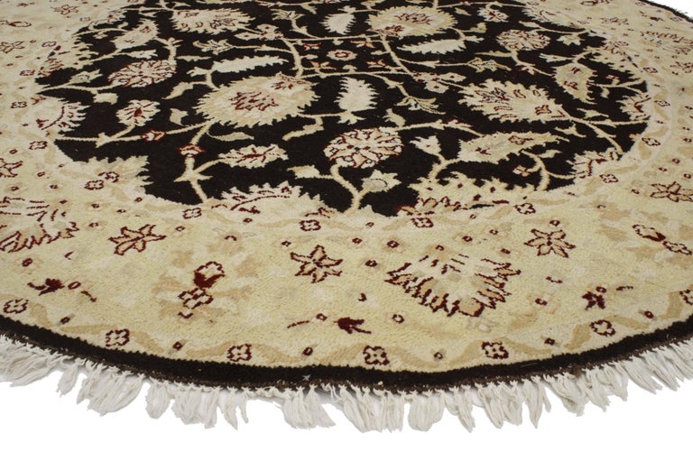Round Vintage Indian Rug with Traditional Persian Style For Sale at 1stDibs