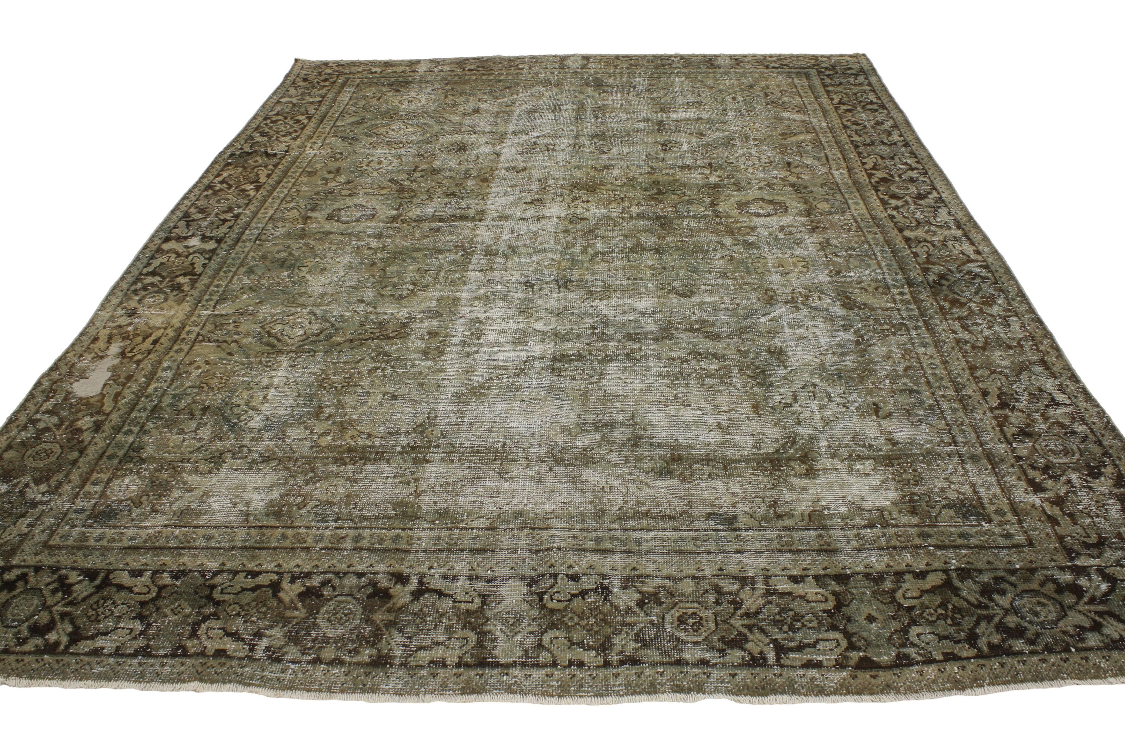 Industriel Tapis persan Mahal ancien vieilli avec style rustique traditionnel anglais