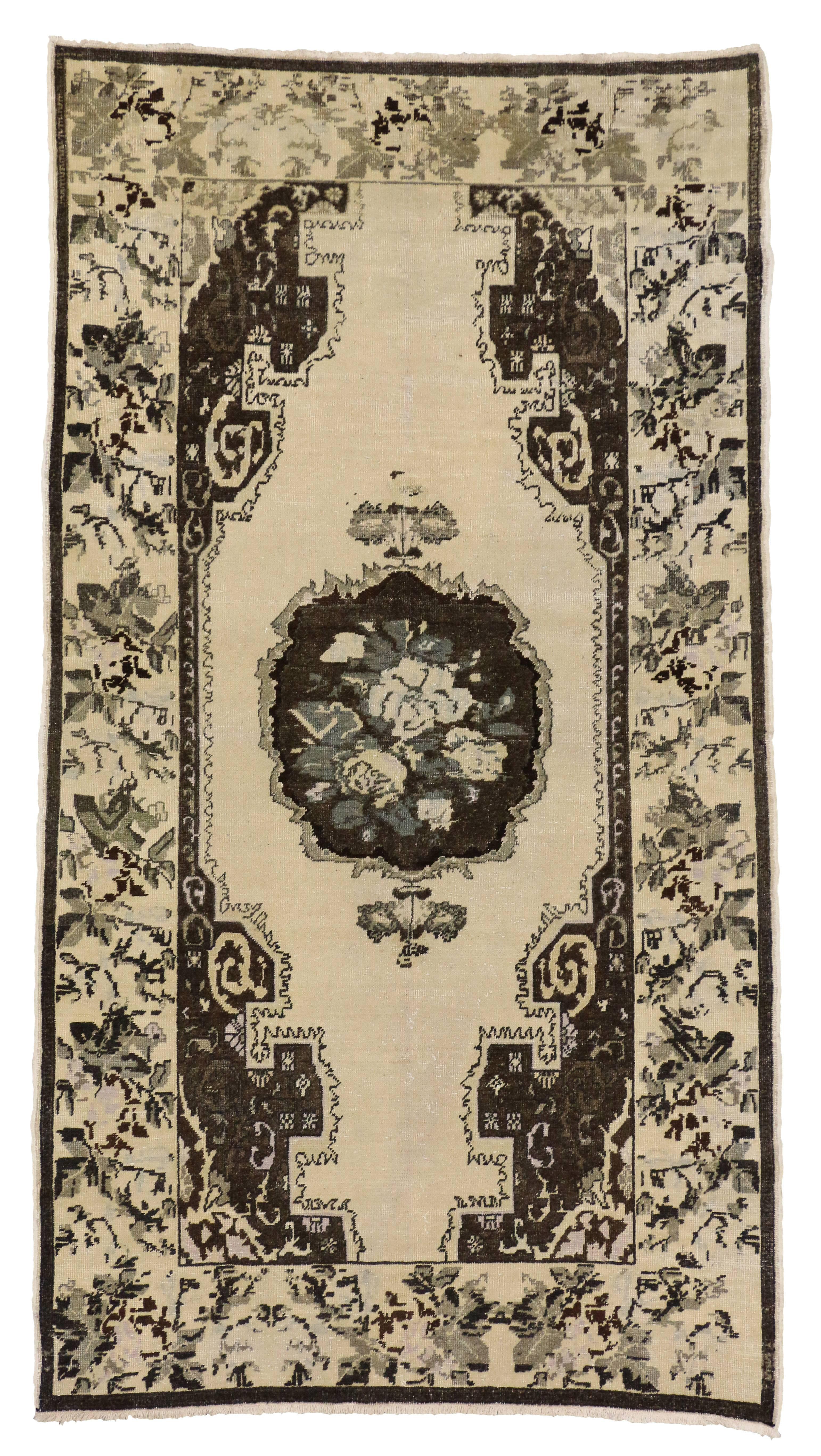 Tapis d'Oushak Gallery turc vintage brun et crème Bon état - En vente à Dallas, TX