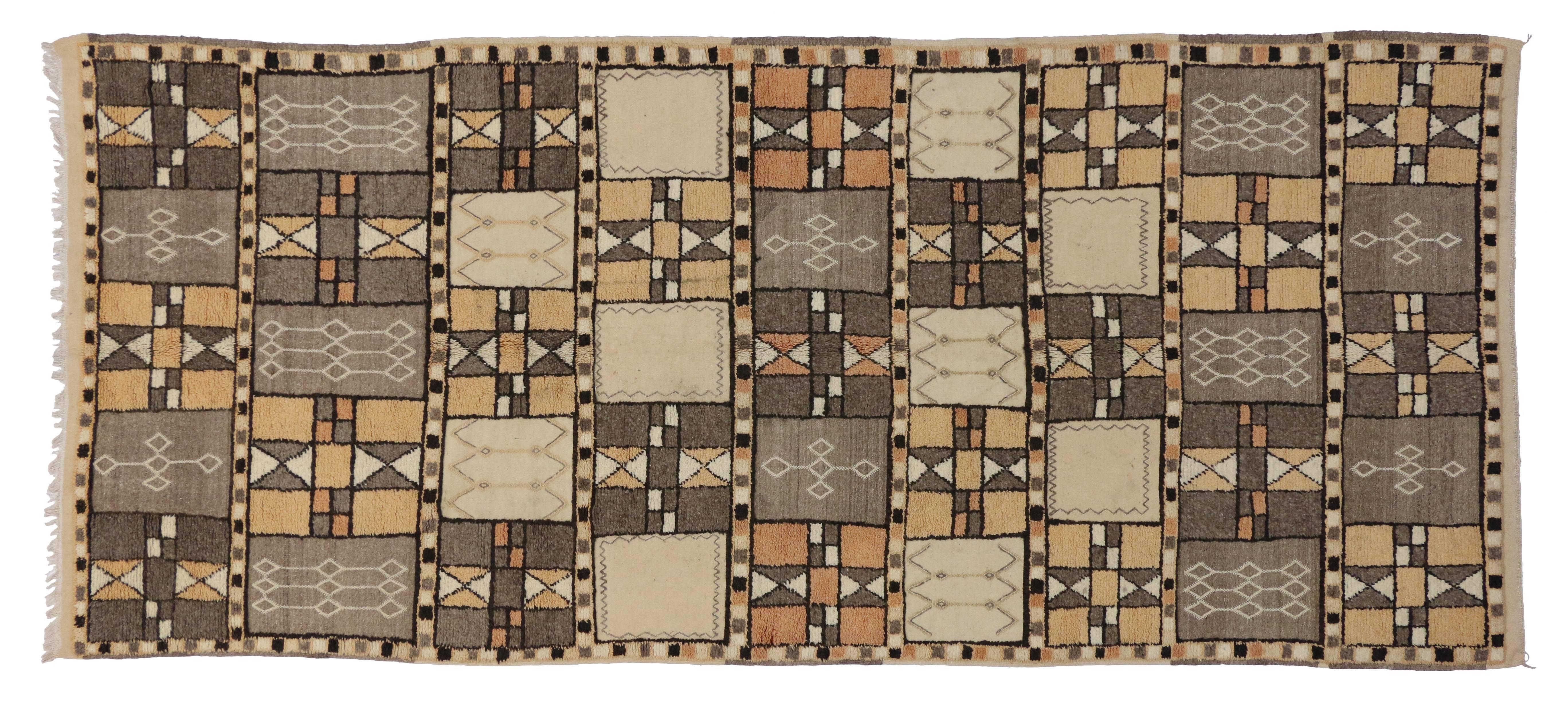 Jebel Siroua Vintage Moroccan Rug Colors with Neutral Colors and Modernist Style 4