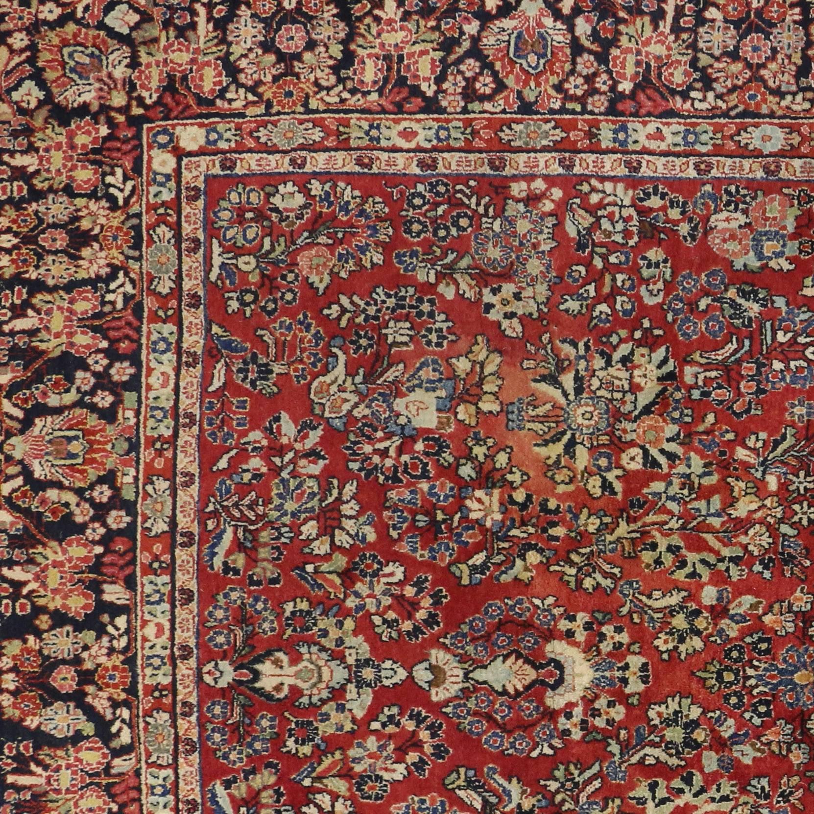 20th Century Antique Sarouk Persian Rug with Traditional Style For Sale