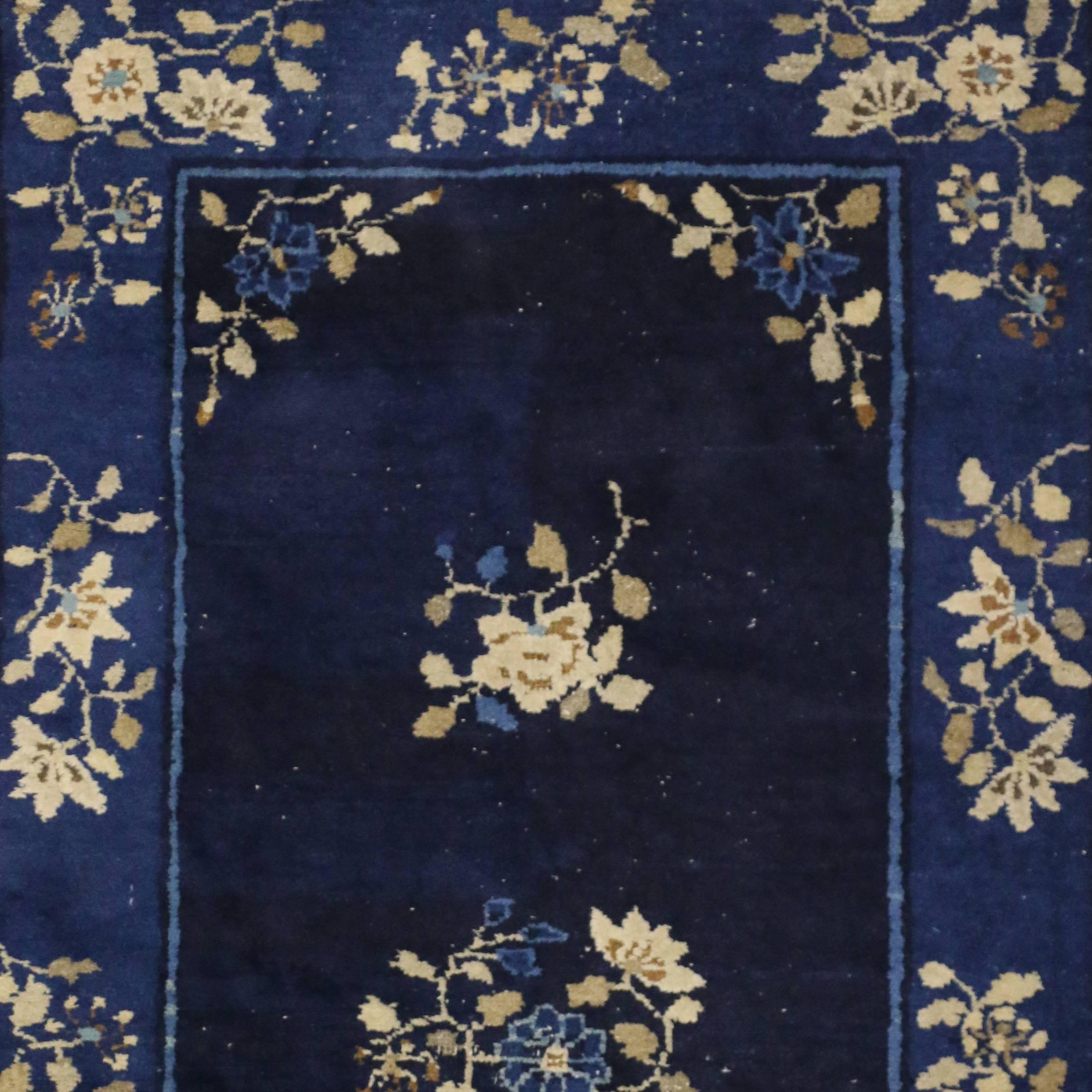 Antique Chinese Art Deco Rug with Romantic Chinoiserie Style In Good Condition In Dallas, TX