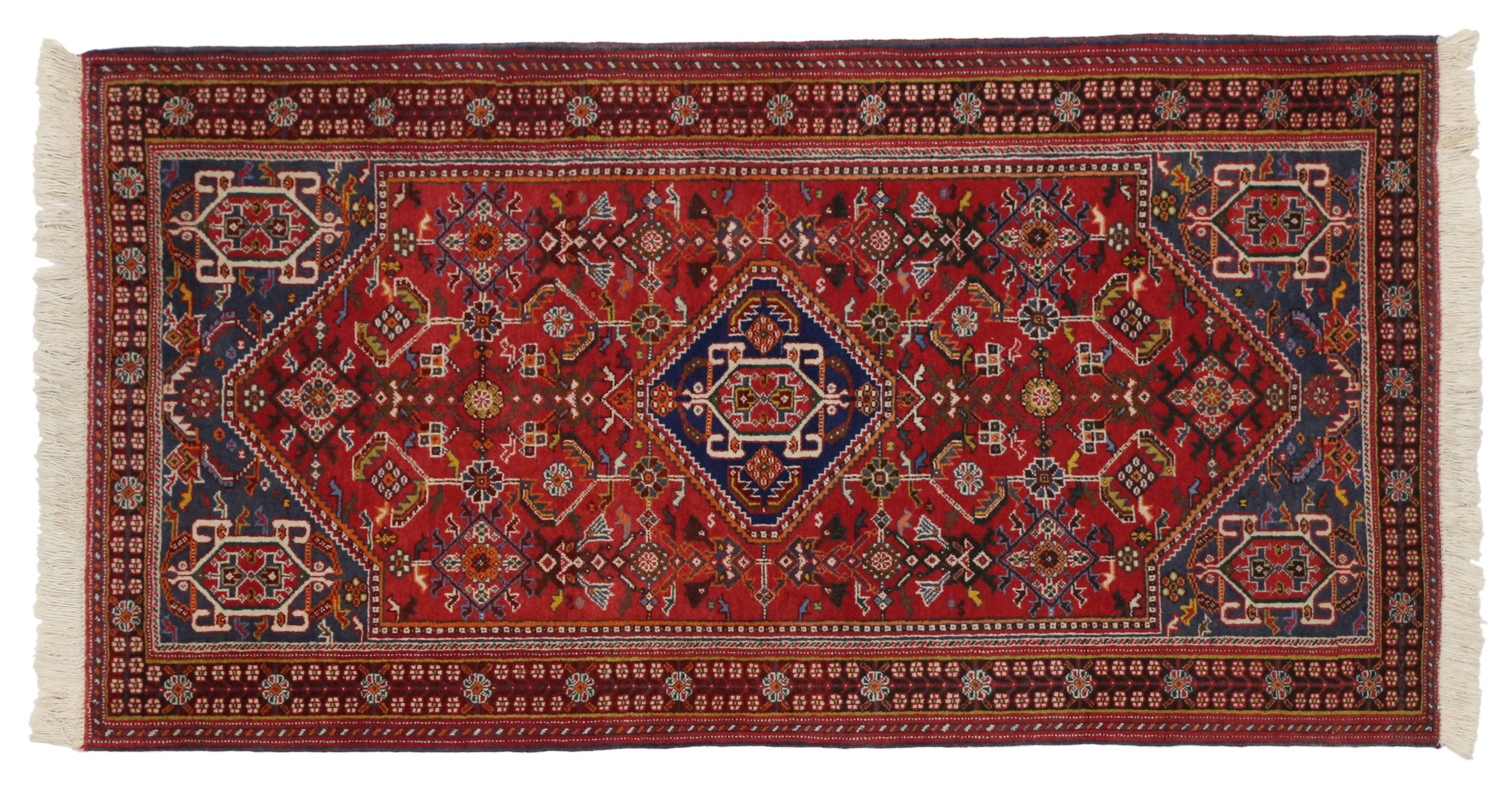 Vintage Persian Gashgai Rug with Tribal Style, Kashgai Qashqai Tribal Rug In Excellent Condition In Dallas, TX