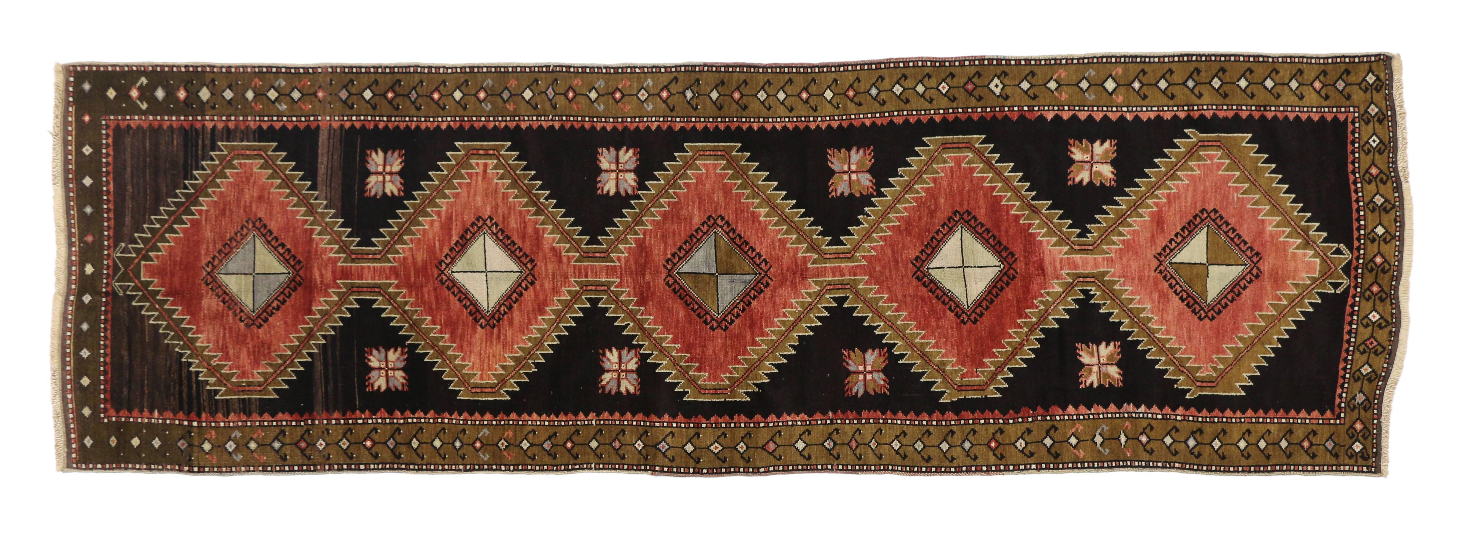Vintage Turkish Oushak Runner with Modern Tribal Style, Hallway Runner In Good Condition In Dallas, TX