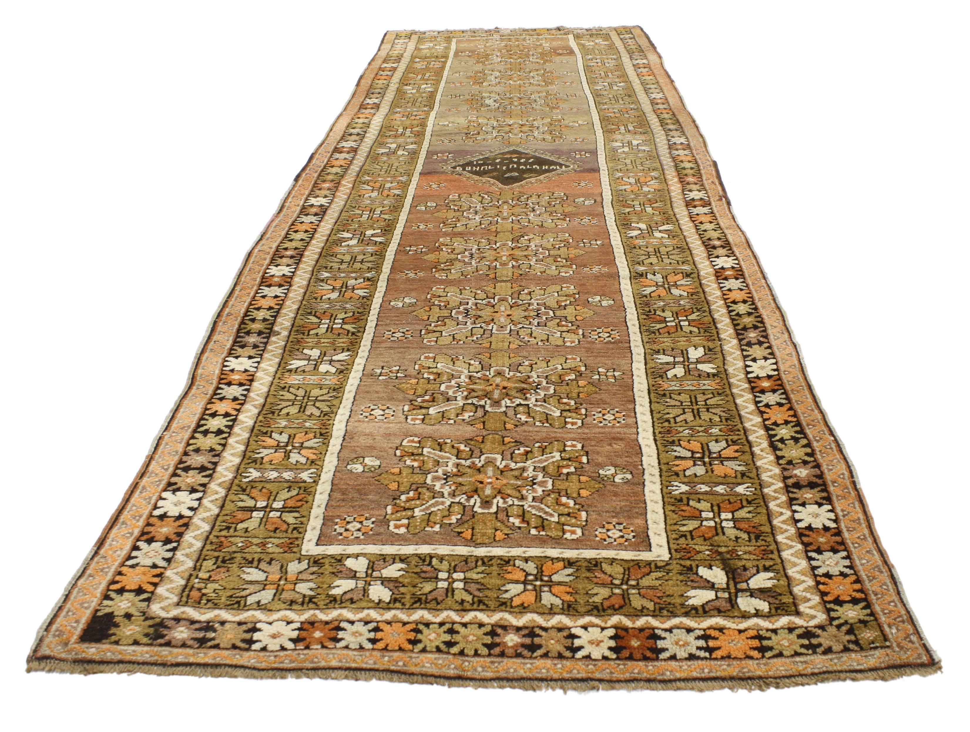 Türkischer Oushak-Läufer im traditionellen Vintage-Stil mit modernem, traditionellem Stil, Flur-Läufer (Handgeknüpft) im Angebot