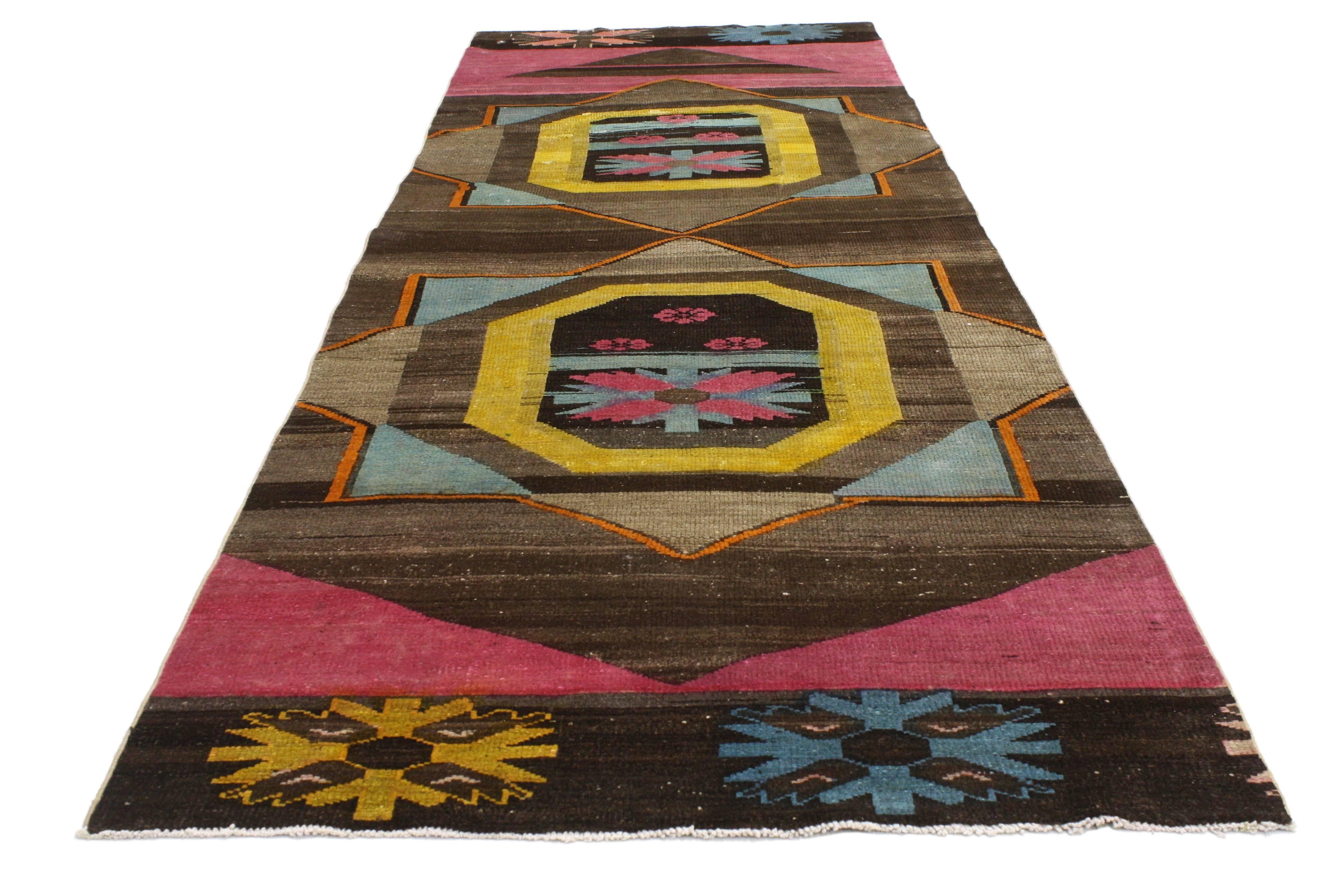 Noué à la main Tapis de couloir vintage turc Oushak de style moderne et contemporain, couloir de couloir en vente