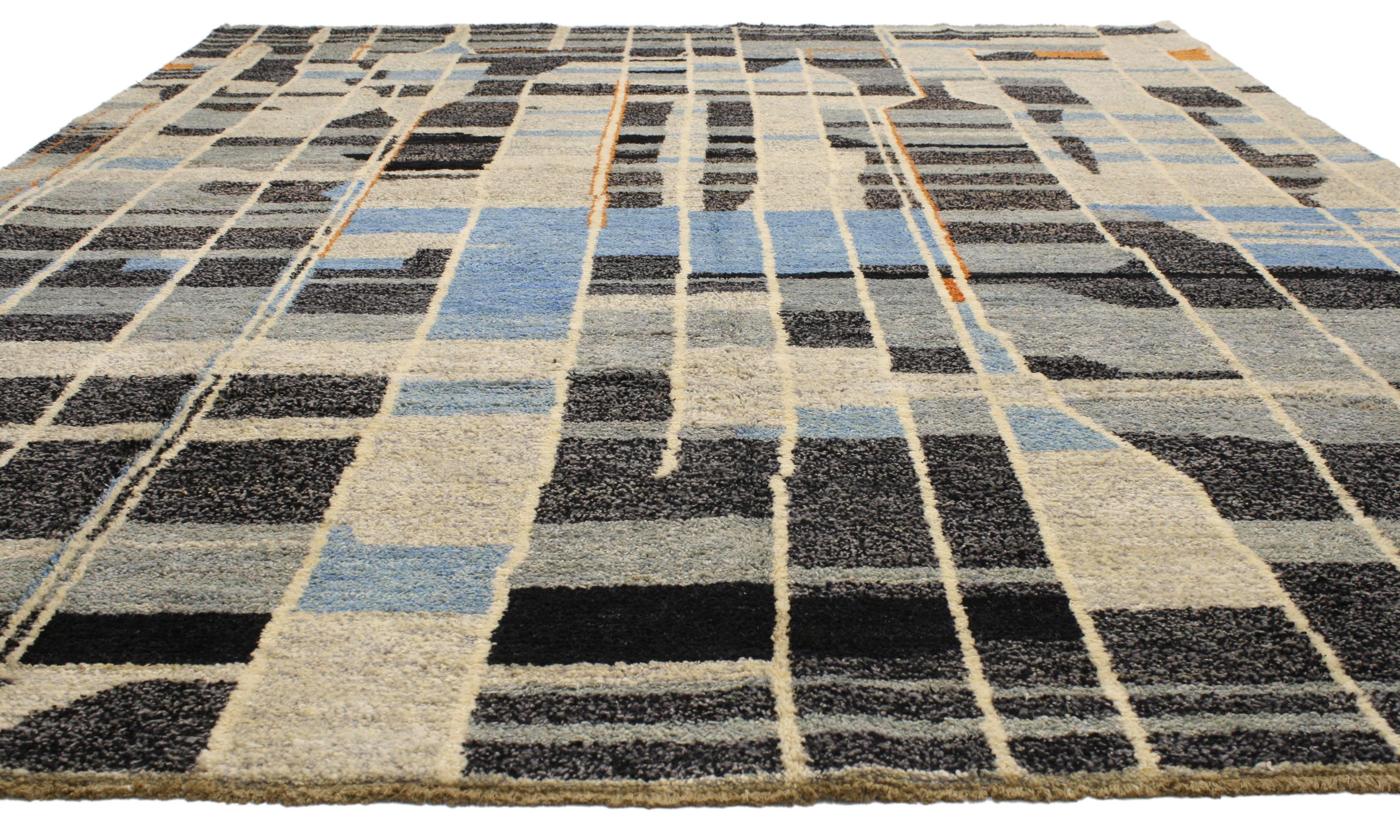 Pakistani Contemporary Moroccan Style Rug with Modern Design