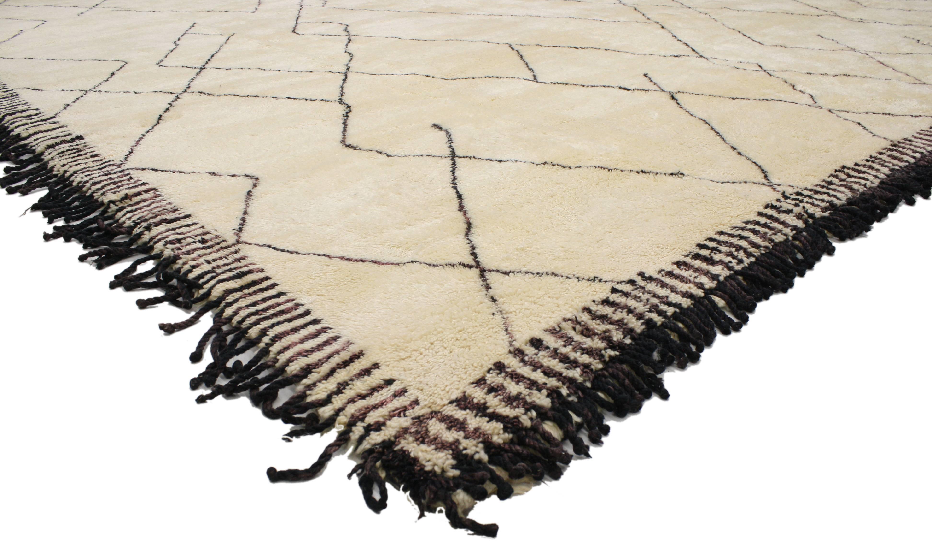 20527 New Contemporary Berber Moroccan Shag Rug with Modernist Style. This contemporary Moroccan rug with modern style combines the nomadic Berber tribe history with today’s modern interiors. This hand knotted wool contemporary Moroccan area rug