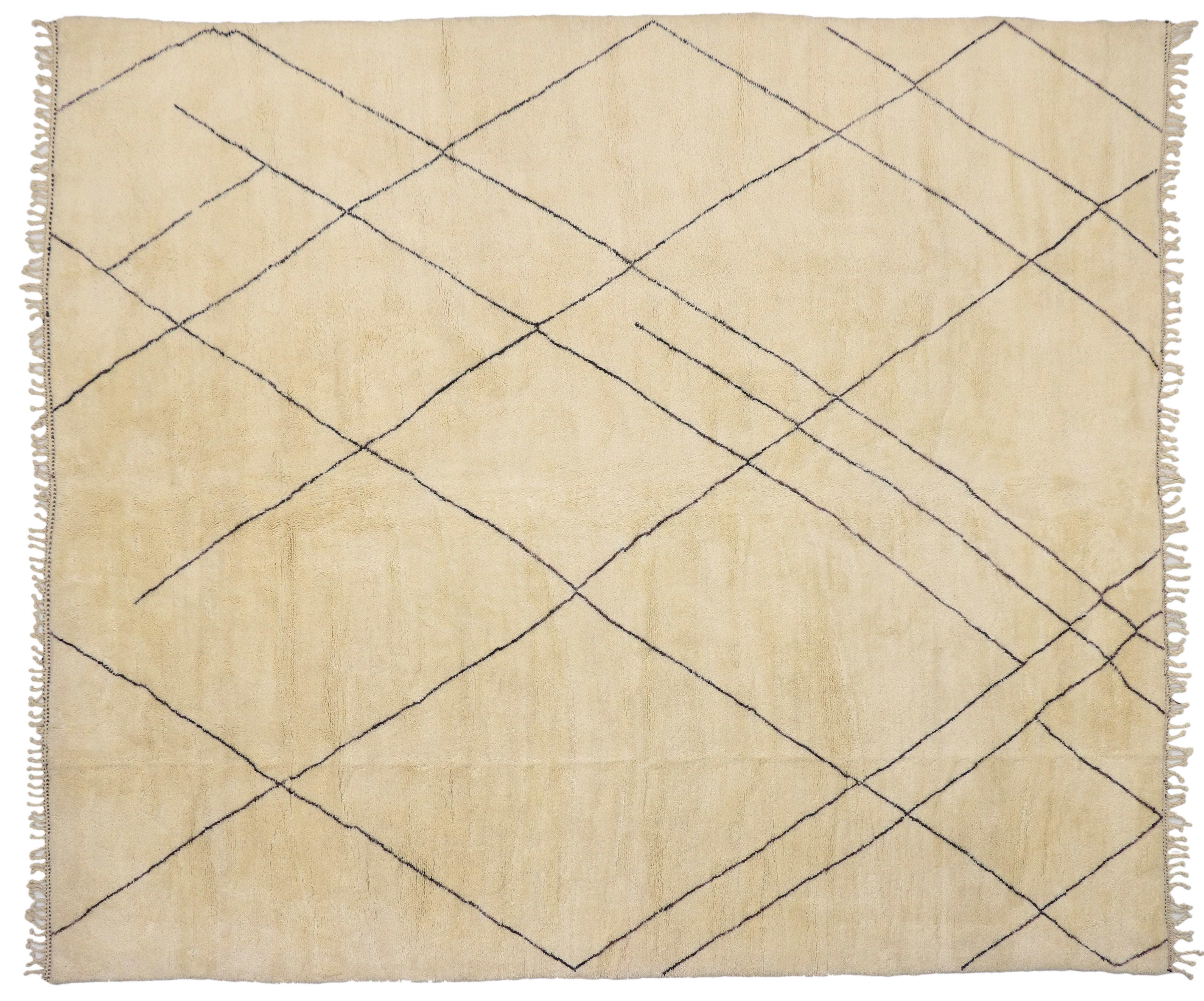 New Contemporary Moroccan Rug with Modern Style In Excellent Condition In Dallas, TX
