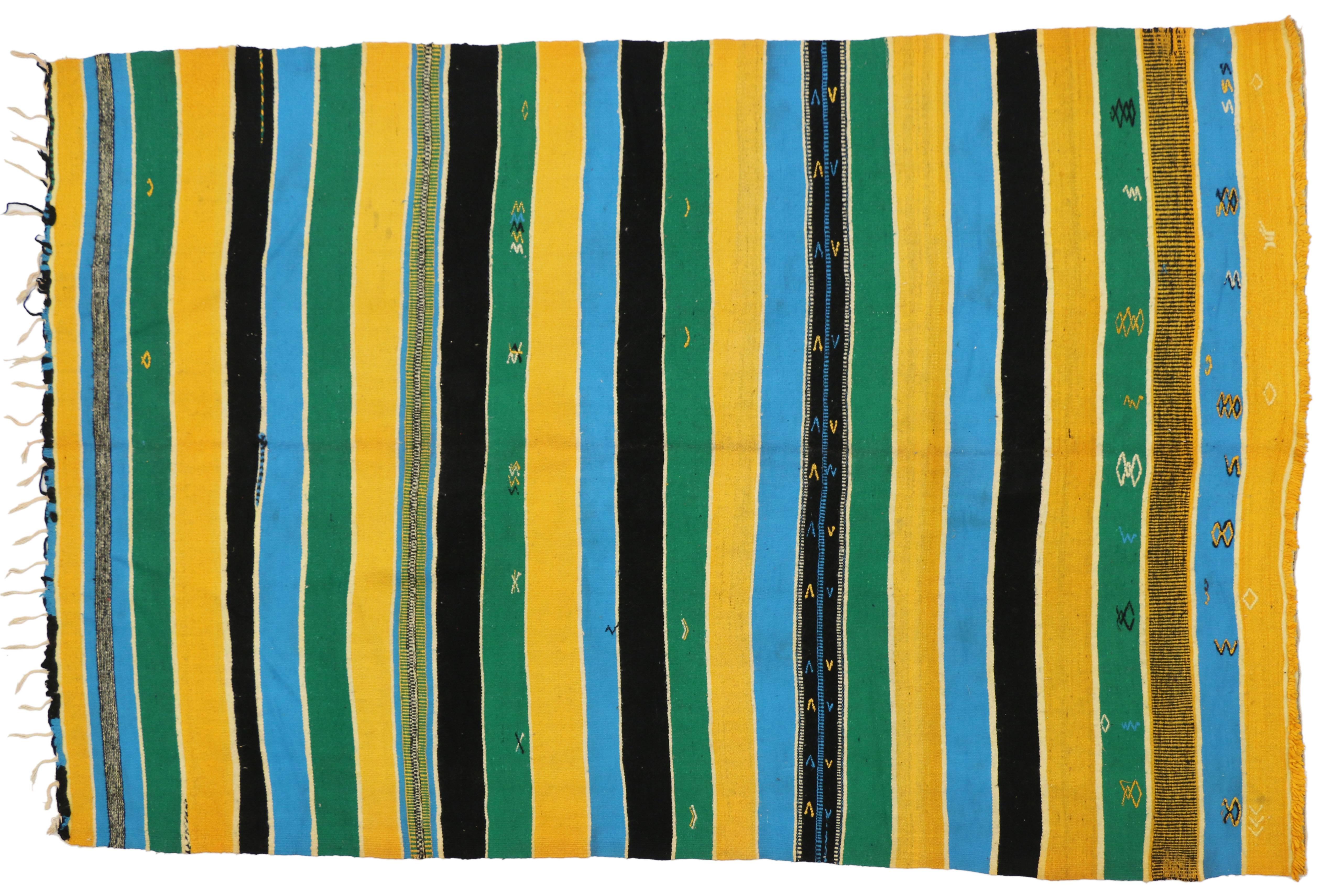 Vintage Berber Moroccan Kilim Rug, Striped Kilim Area Rug In Good Condition In Dallas, TX