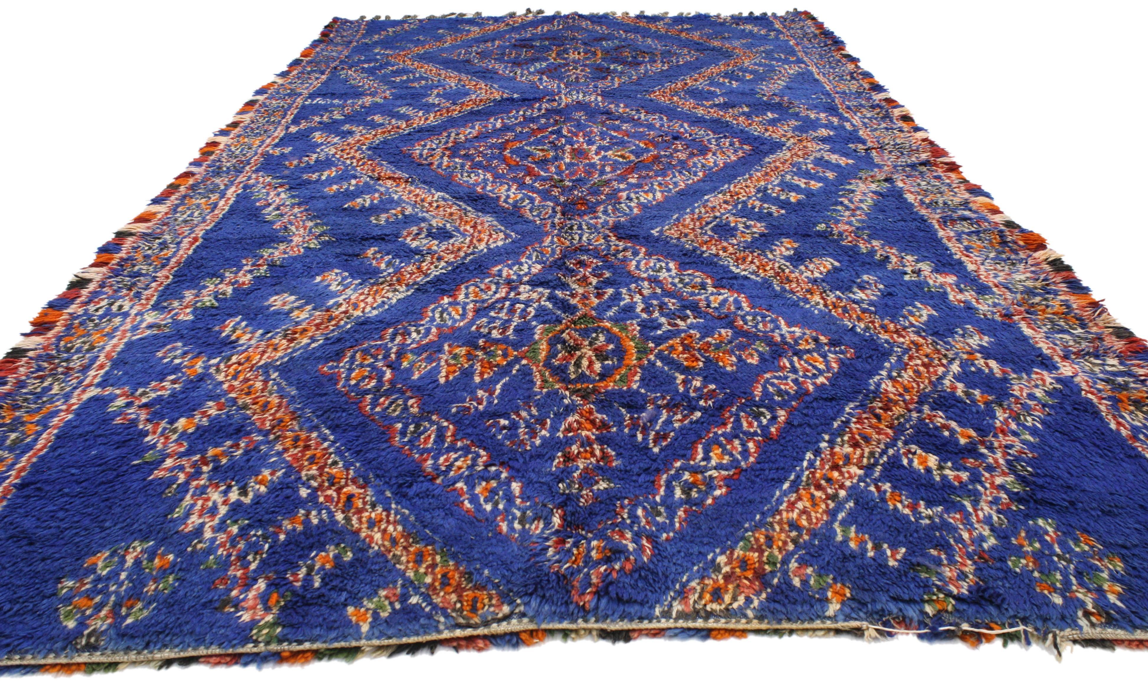 20642, blue Beni Ourain Moroccan rug with Mid-Century Modern style. Transform your space into a Moroccan paradise! Extraordinarily exceptional, this beautiful cobalt blue Moroccan rug not only adds depth, but it creates comfort and serves many