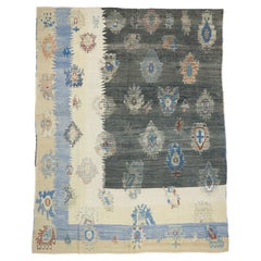 Moderner türkischer Kelim-Teppich, Stammeskunst auf Wabi-Sabi trifft