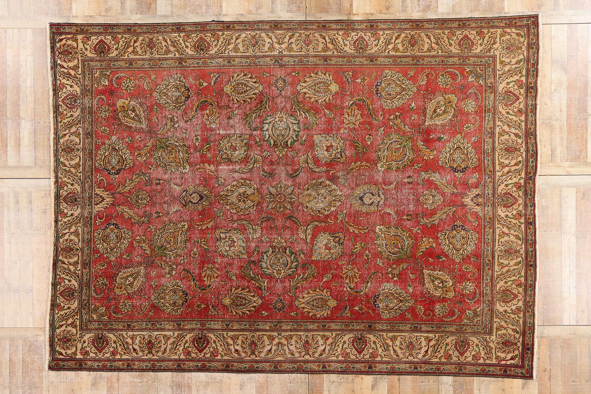 Tapis persan vintage vieilli de Tabriz avec style industriel moderne et rustique en vente 3