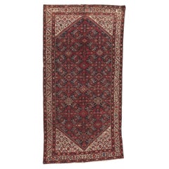 Persischer Hamadan-Teppich im Vintage-Stil, beschlossen, Dapper meets Laid-Back Luxury