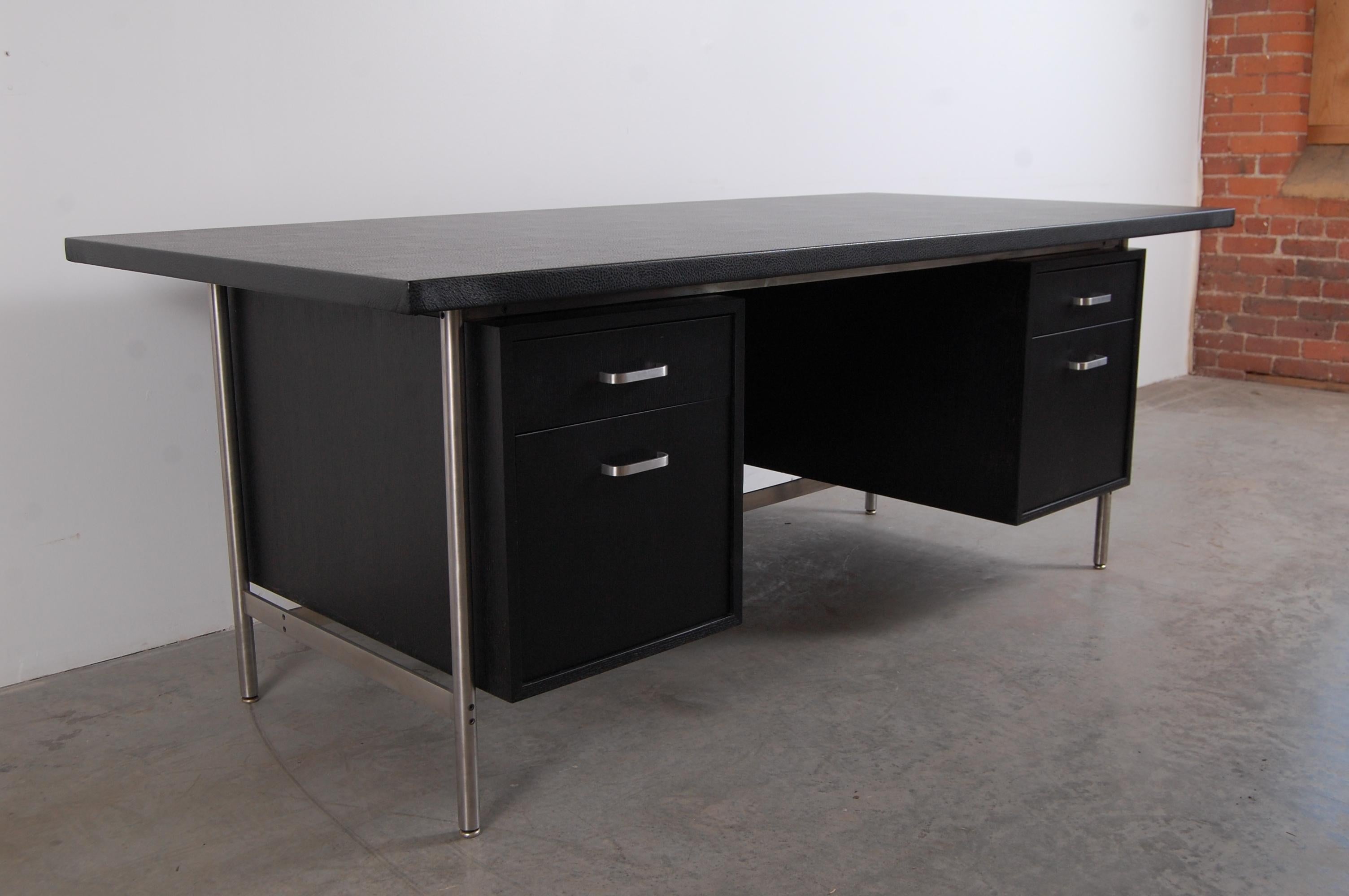 Desk from the Seagram Building in New York City In Good Condition For Sale In Providence, RI