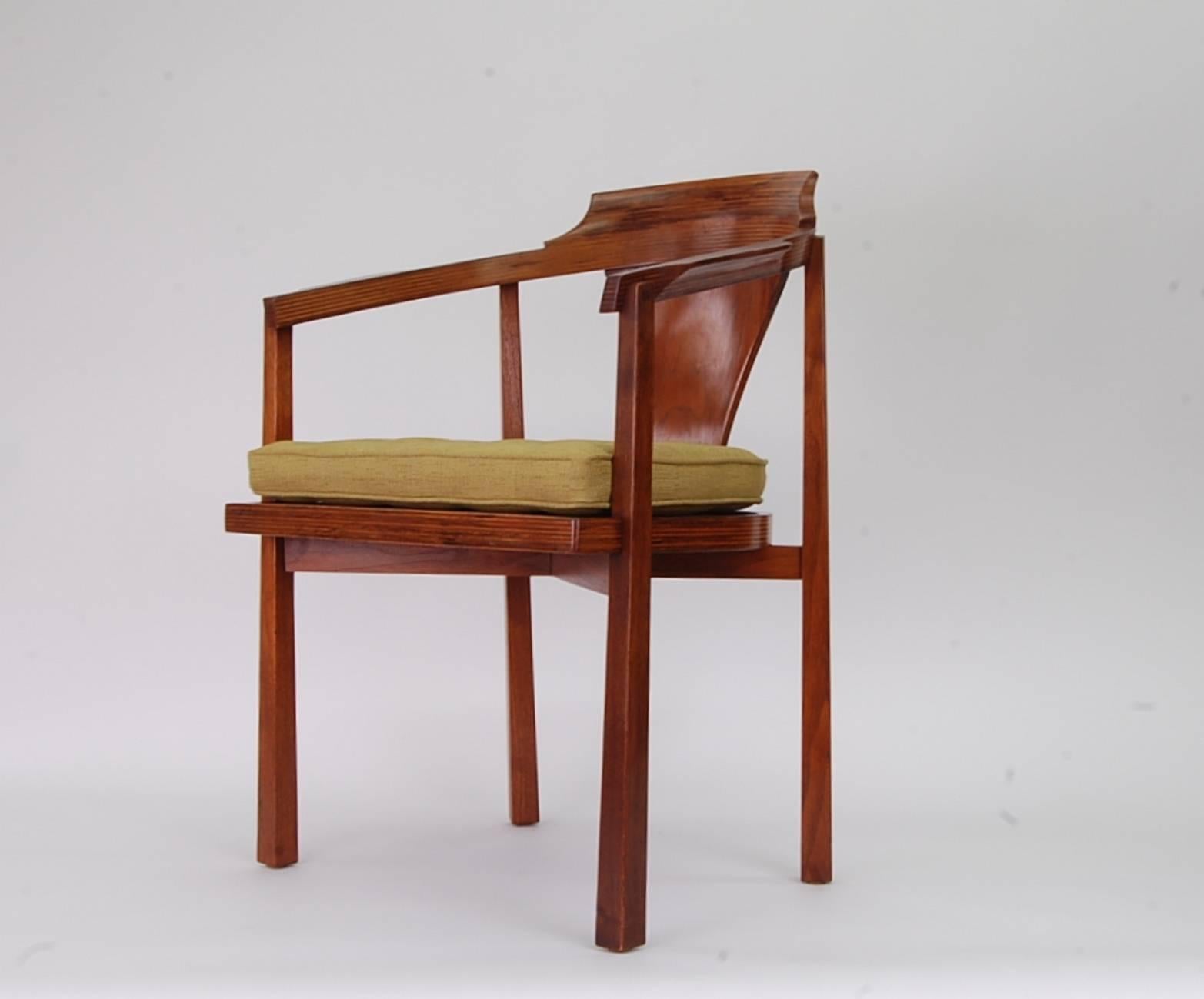 Early Edward Wormley for Dunbar Horseshoe Armchair In Excellent Condition For Sale In Providence, RI