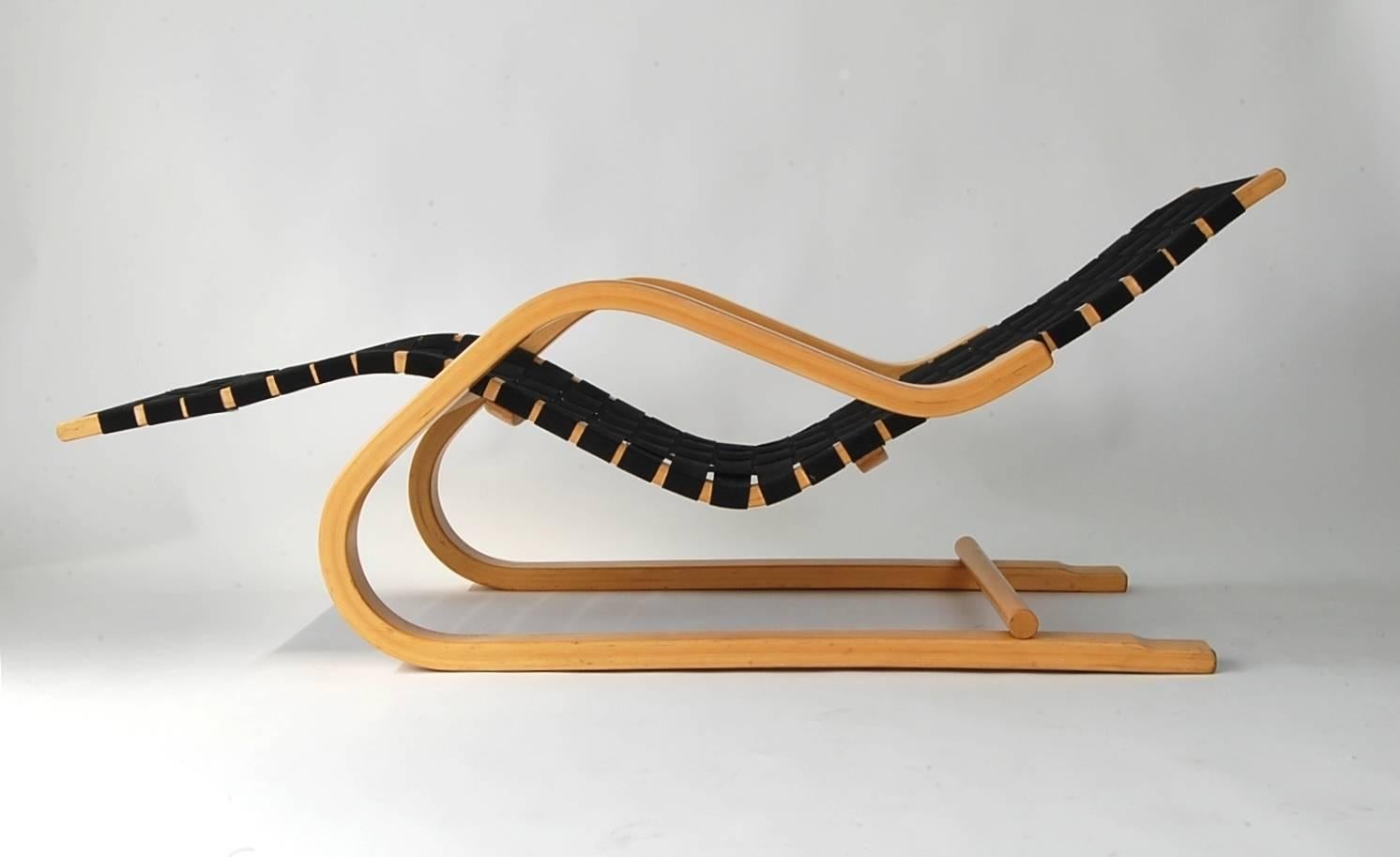 Model 43 chaise longue, designed by Alvar Aalto. The model 43 chaise longue was first shown in the Finnish Pavilion designed by Aalto for the Paris World's Fair in 1936. This example produced by Artek of Finland in the 1970s.

We offer free