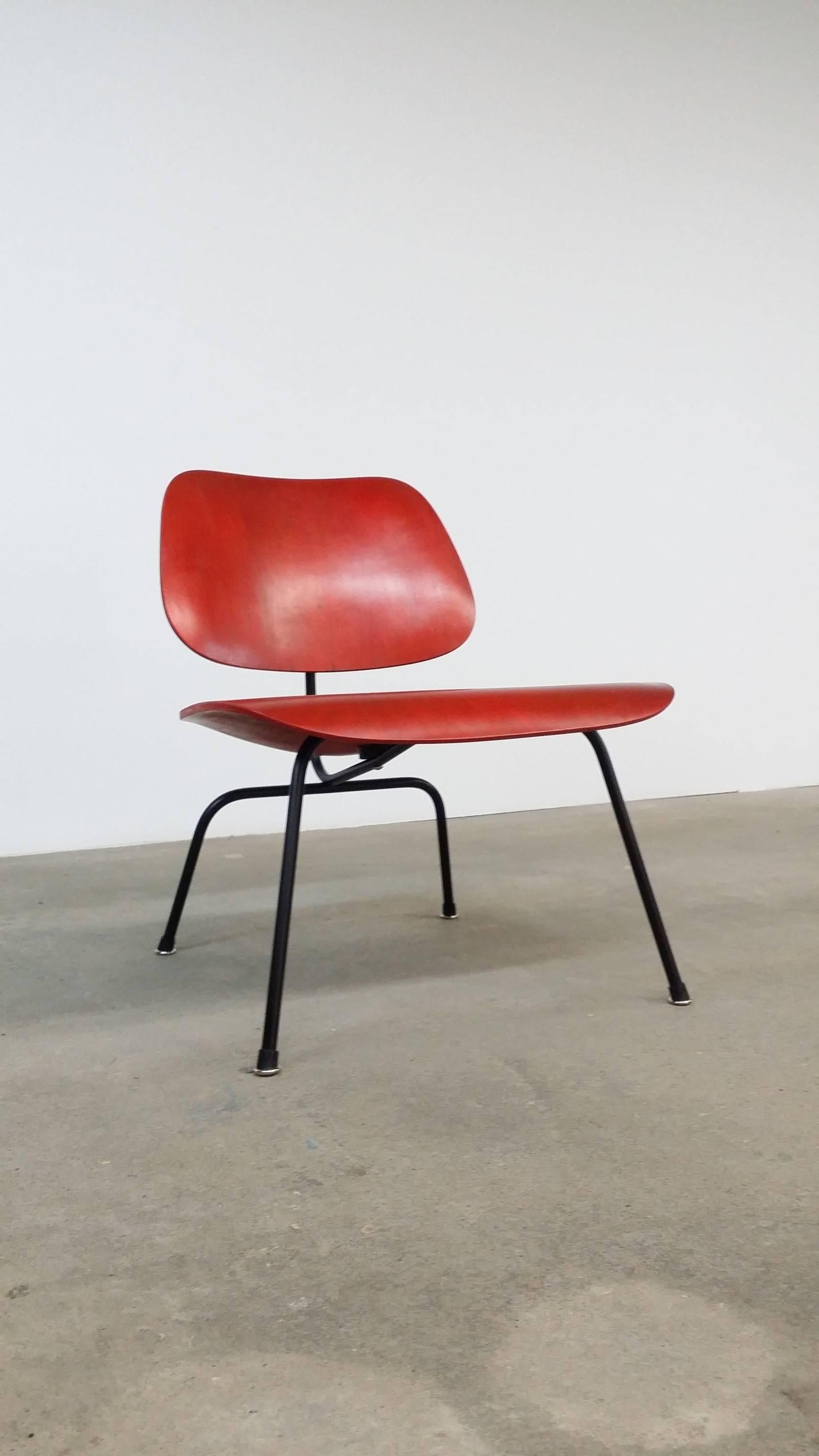Fully Restored Early Red Aniline Dye Eames LCM 3