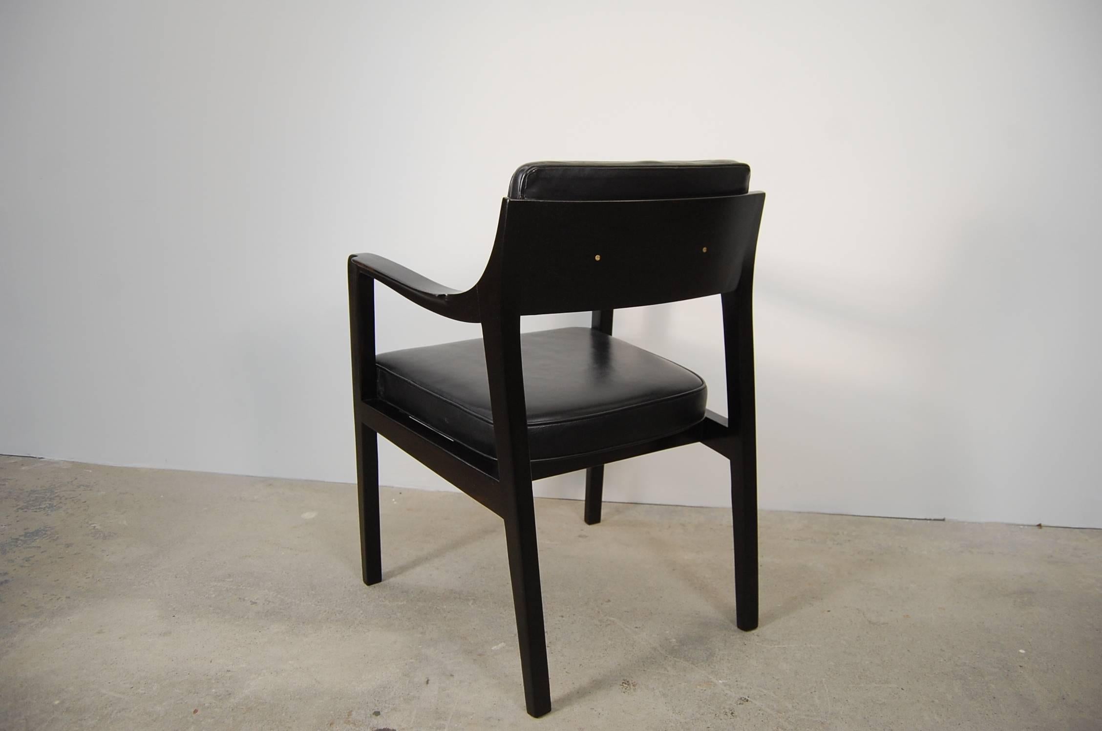 20th Century Pair of Dunbar Chairs in Black Leather For Sale