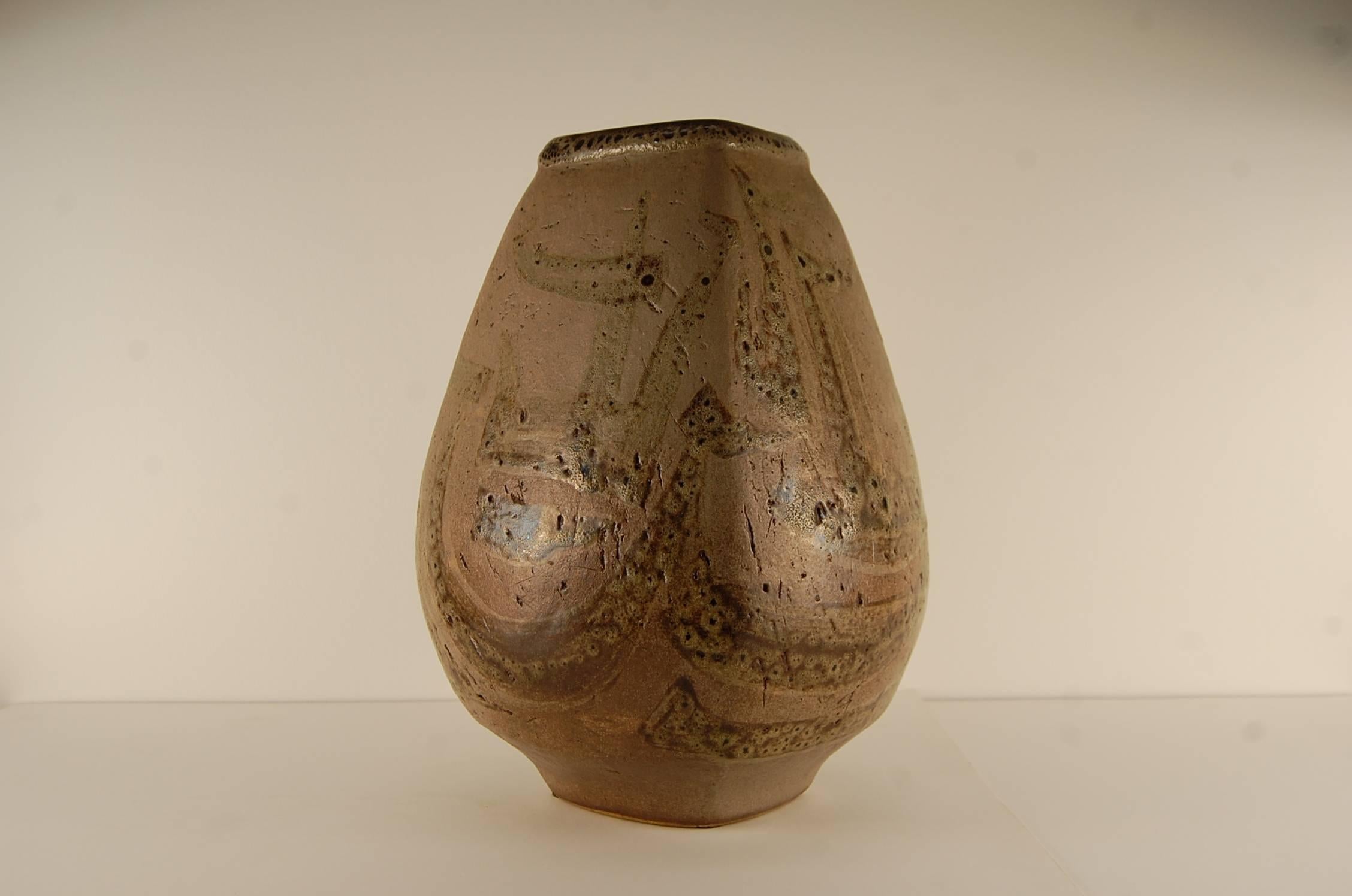 Large Art Pottery Vase from the Detroit Institute of Art In Excellent Condition For Sale In Providence, RI