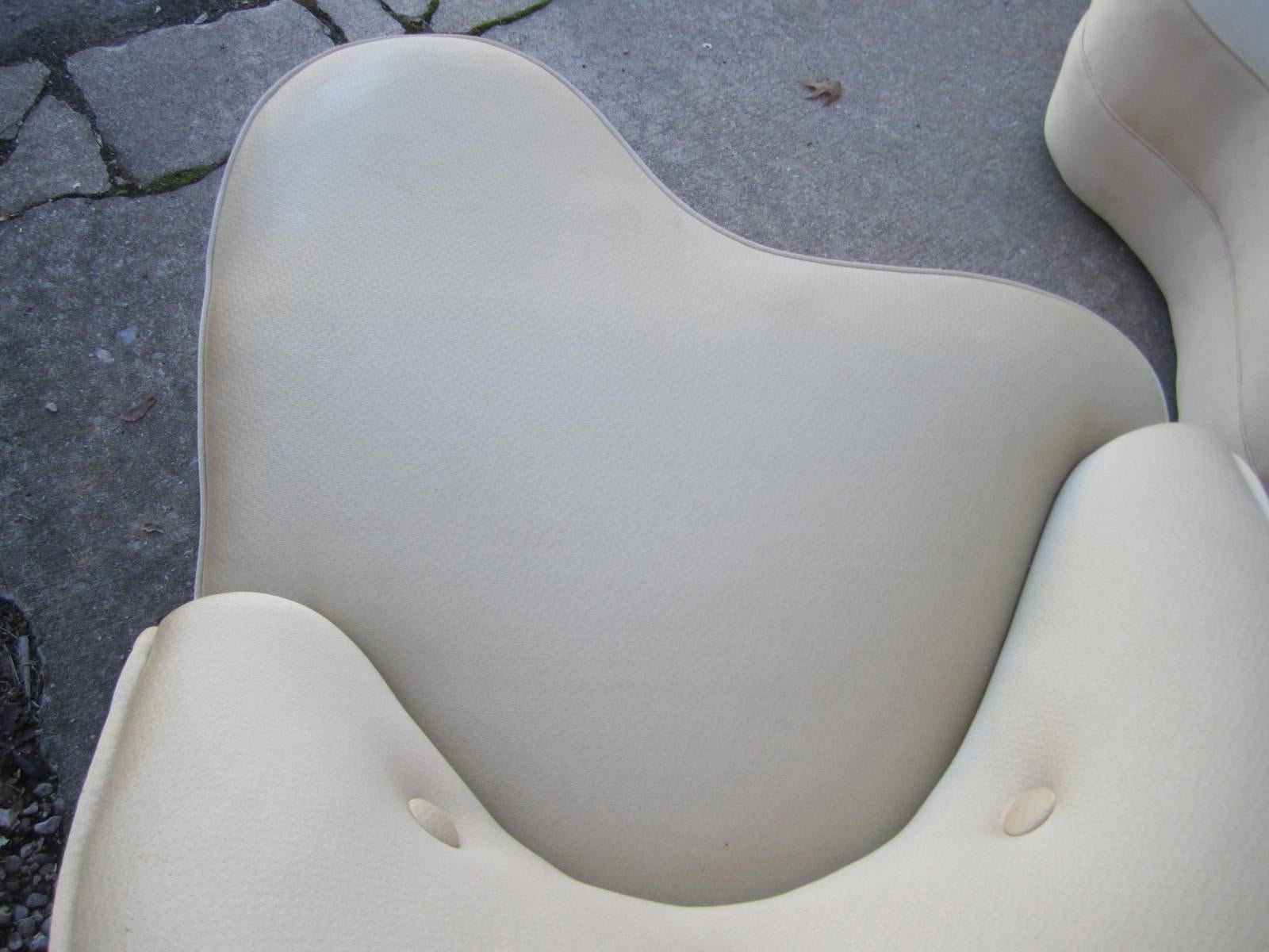 Pair Dorothy Draper style Curvaceous 40's Slipper Chairs Mid-century Modern In Good Condition In Pemberton, NJ