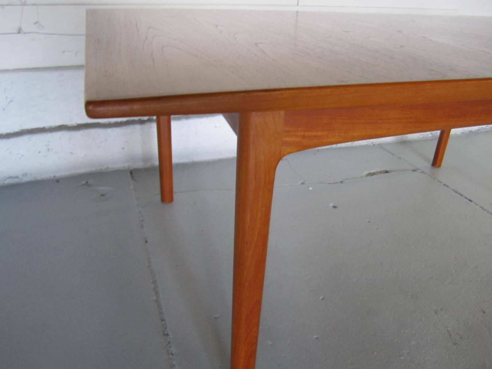 Stunning Sylve Stenquist Dux Teak Dining Table with 2 Leaves Danish Modern In Excellent Condition In Pemberton, NJ