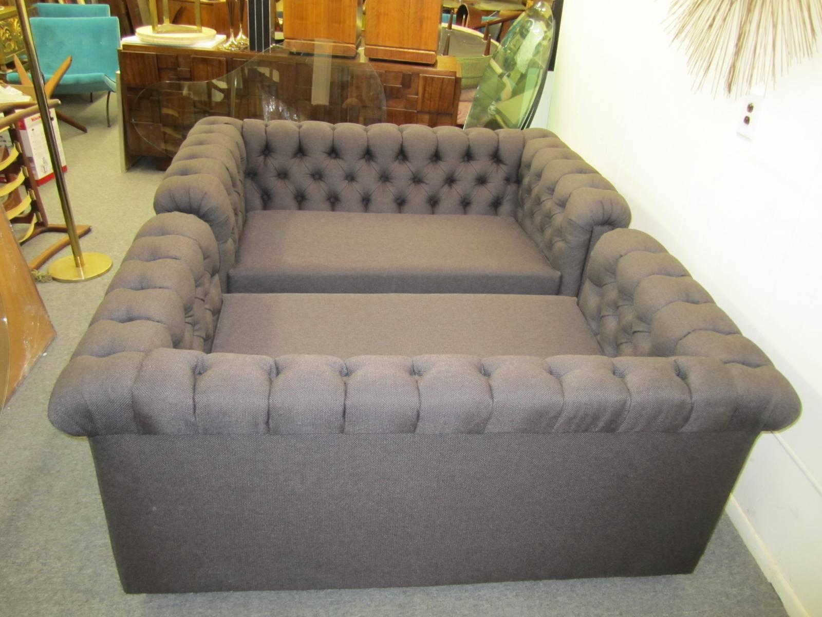 Mid-Century Modern Paire de canapés Chesterfield de style Probber, mi-siècle moderne en vente